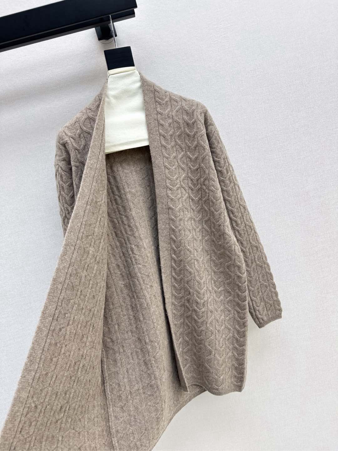 Her 26fw belted cardigan