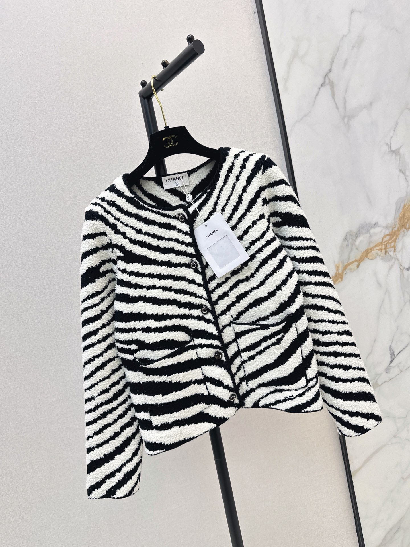 Chan 26fw zebra-pattern textured knit cardigan