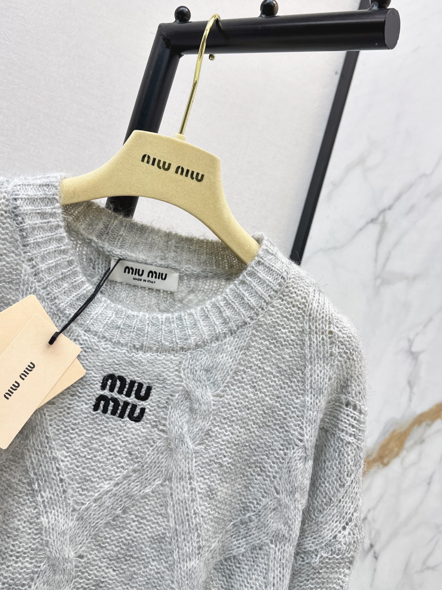 Miu 26fw letter embroidery sweater