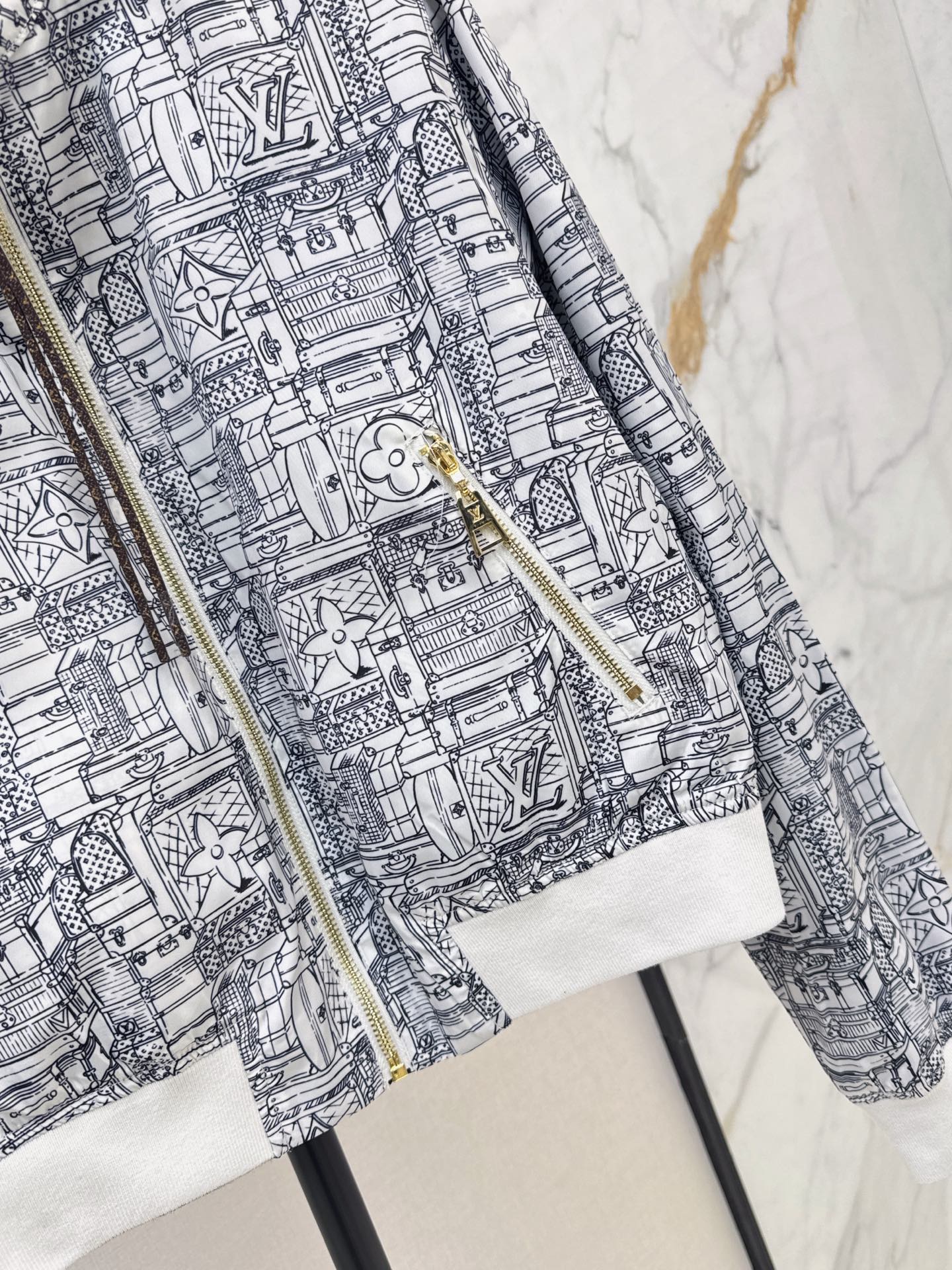 Loui 26fw reversible print jacket