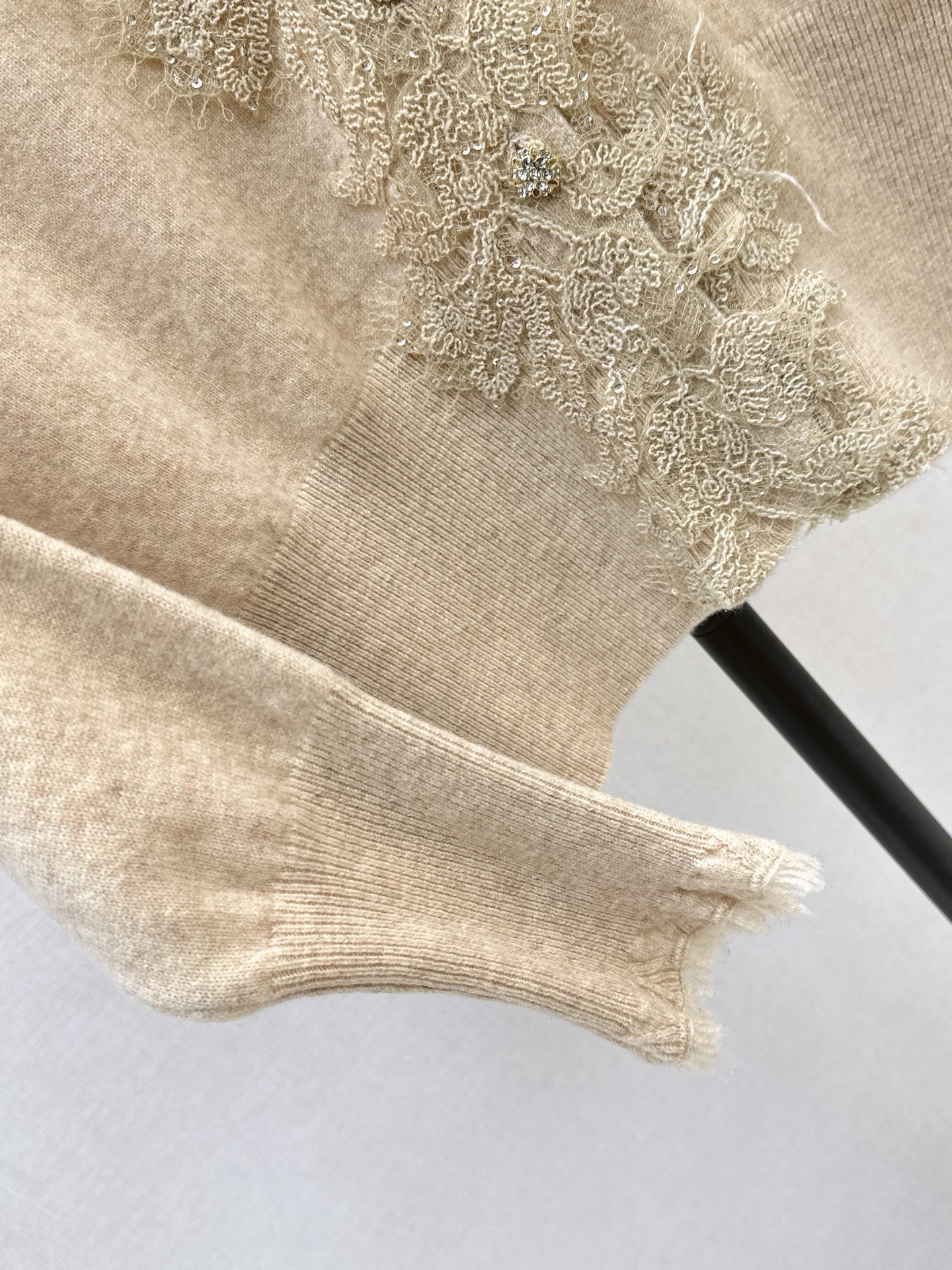 Miu 26fw lace contract knit cardigan