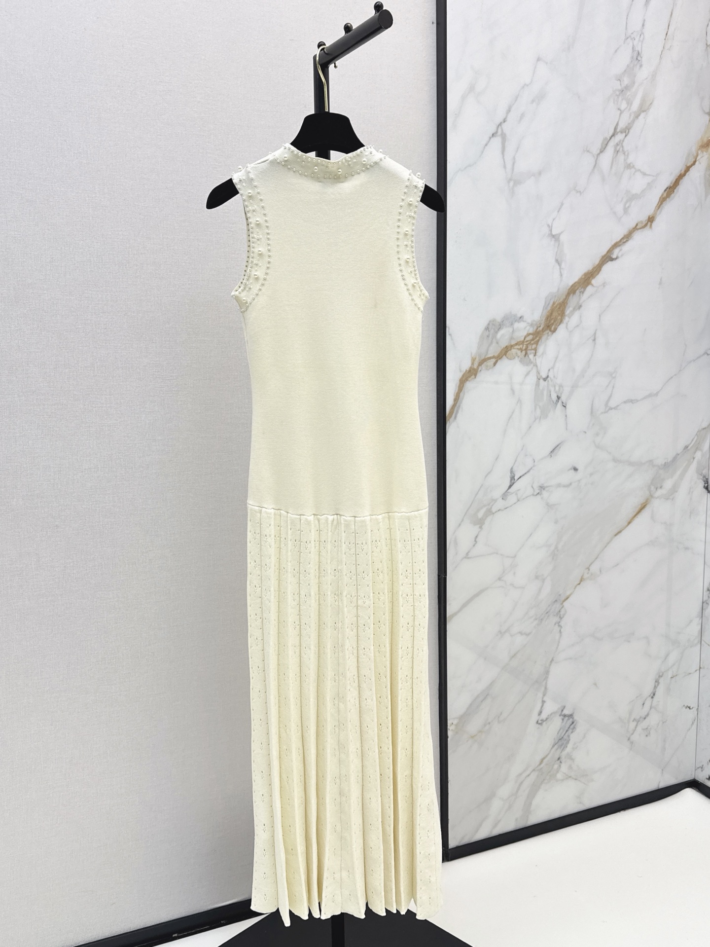 Chan 26fw sleeveless beading knit dress