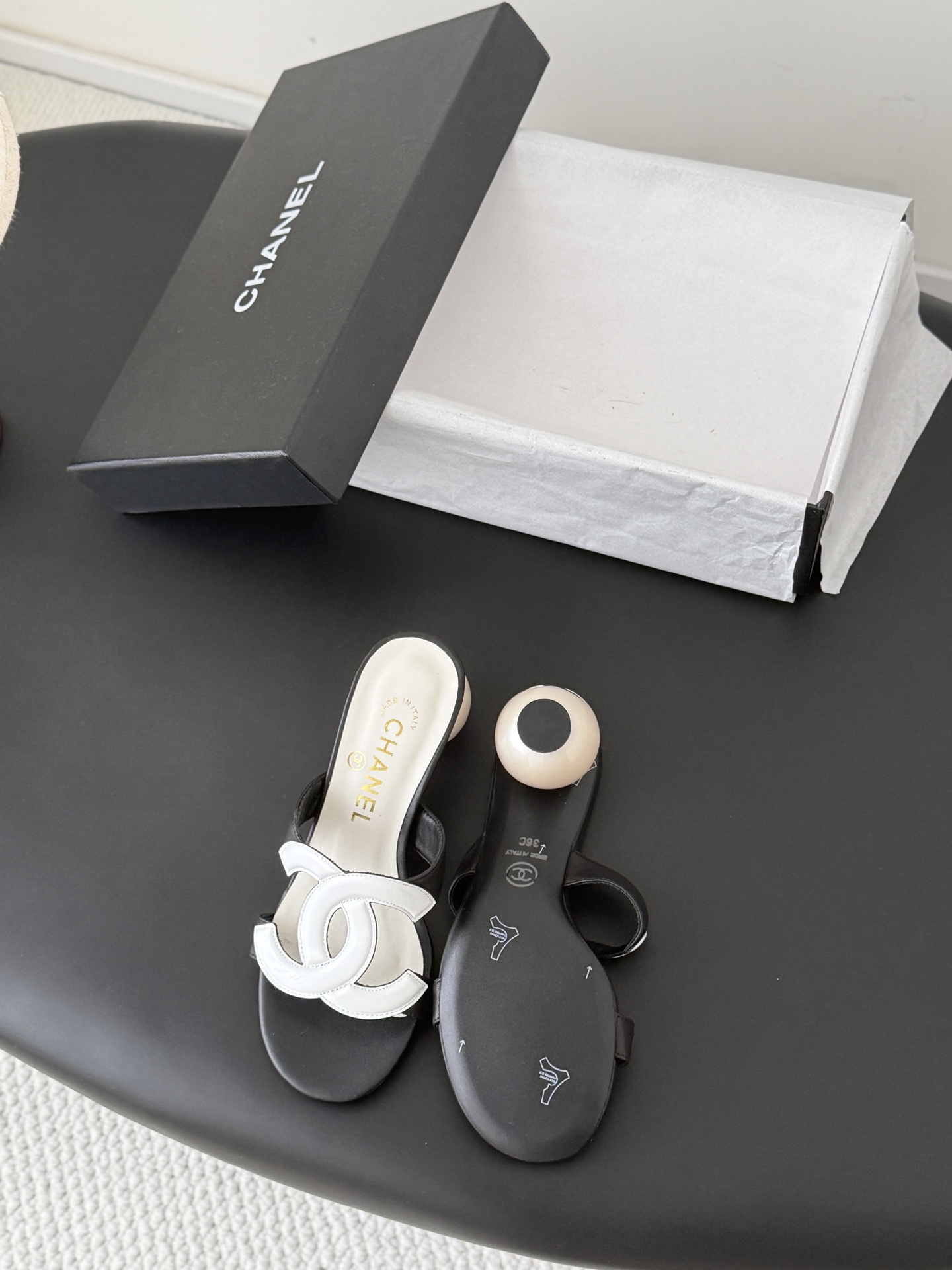 Chan 26ss chunky heel sandals