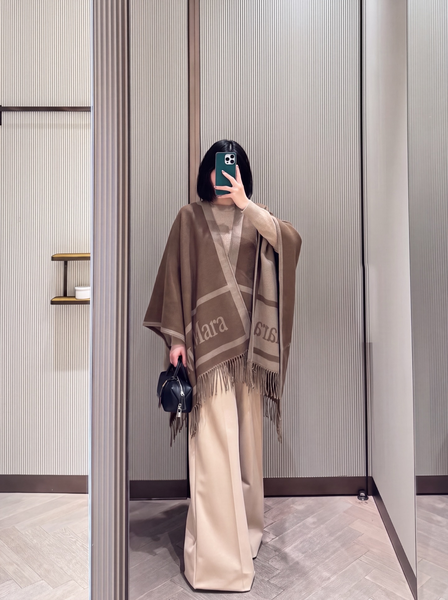 Max 26fw jacquard shawls