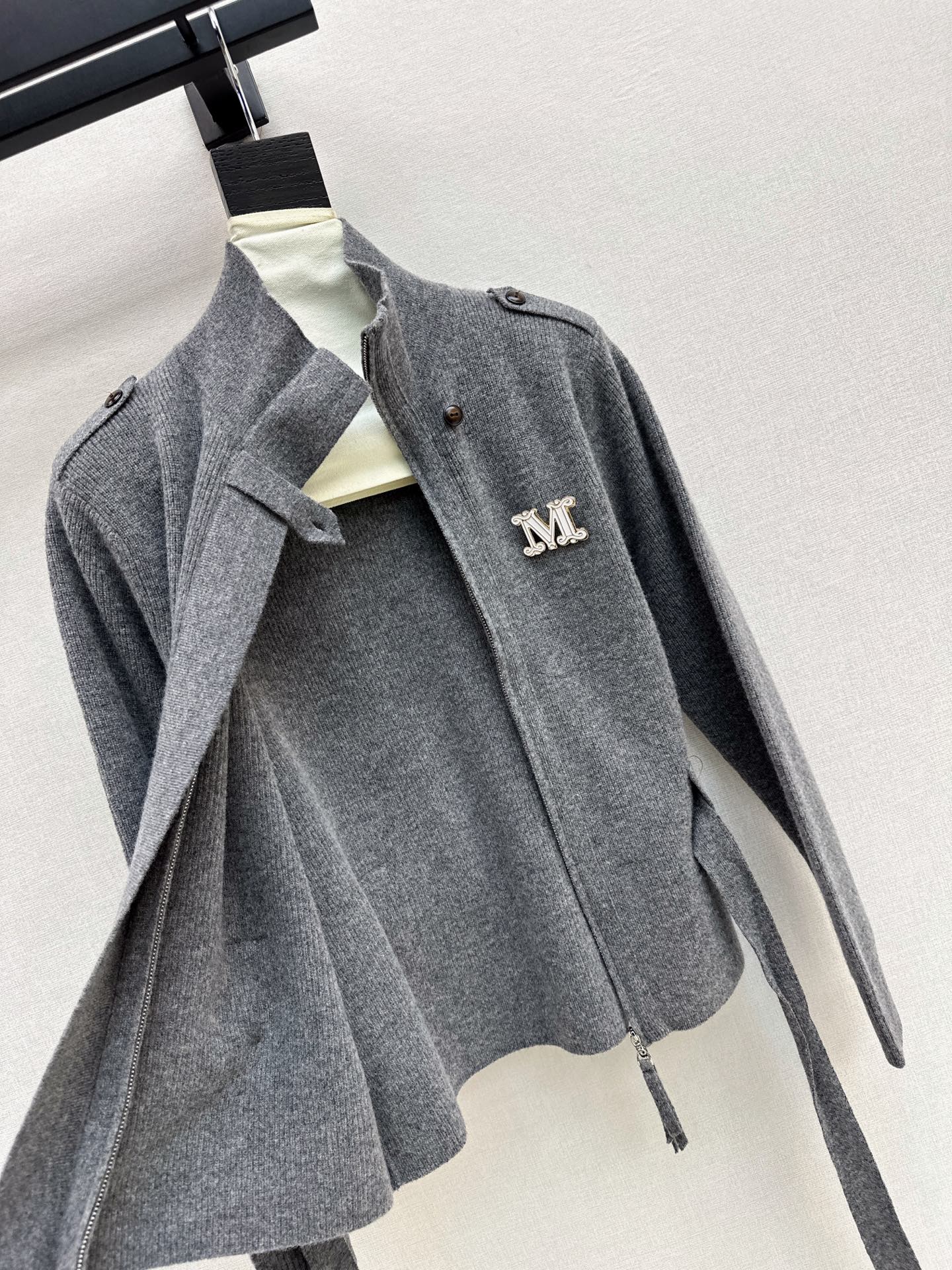 Max 26fw woolbelted cardigan