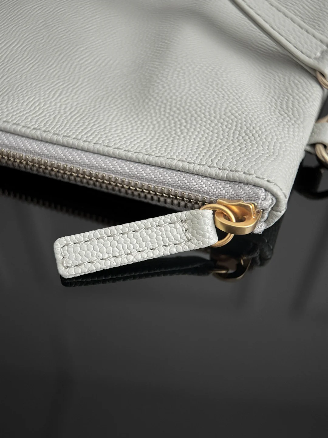 Chan 25B hobo bags