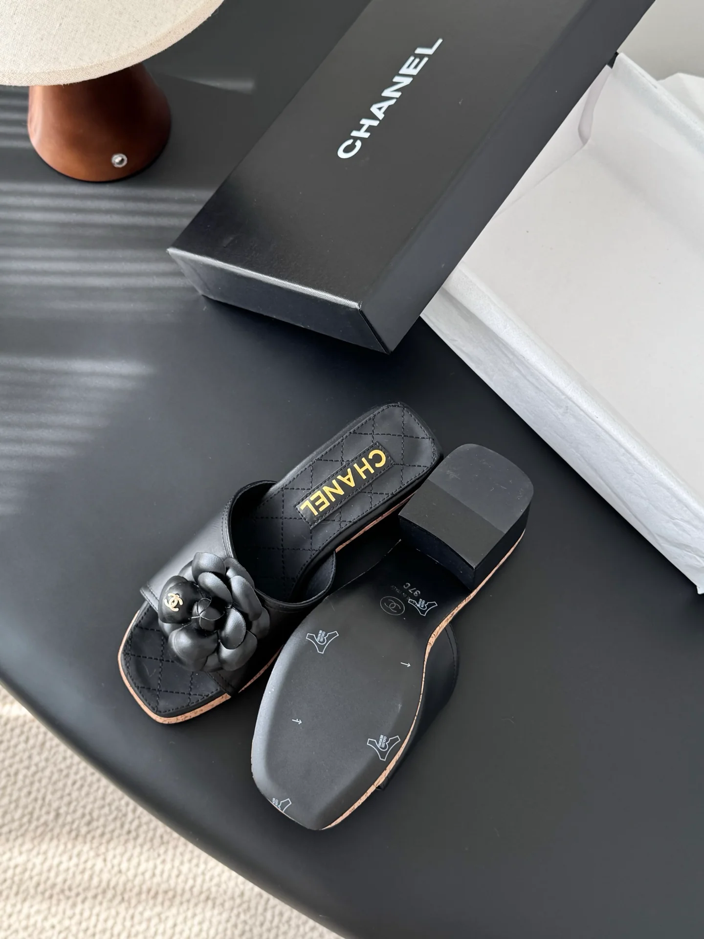 Chan 26ss camellia sides sandals