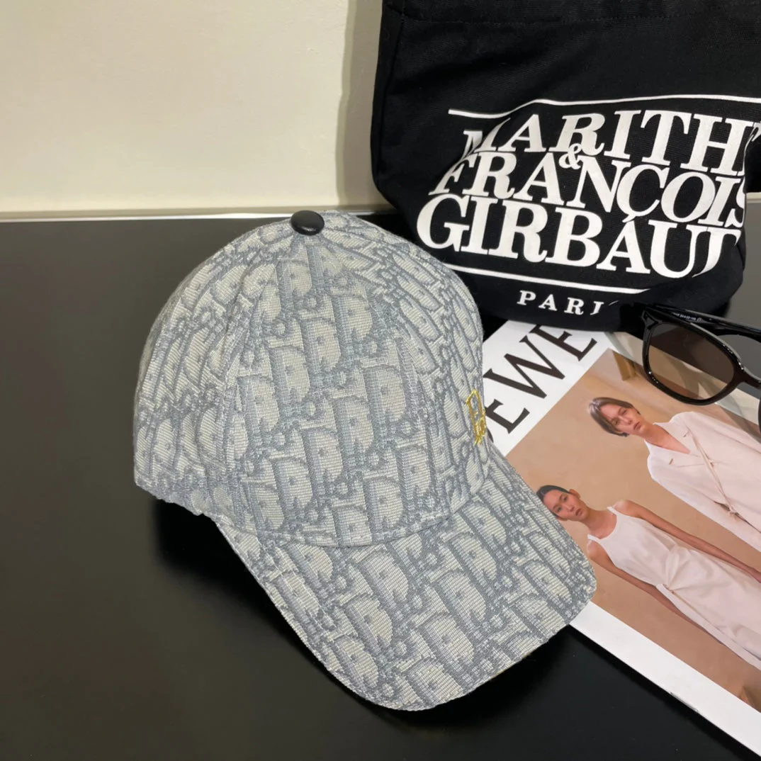CD New embroidered baseball cap