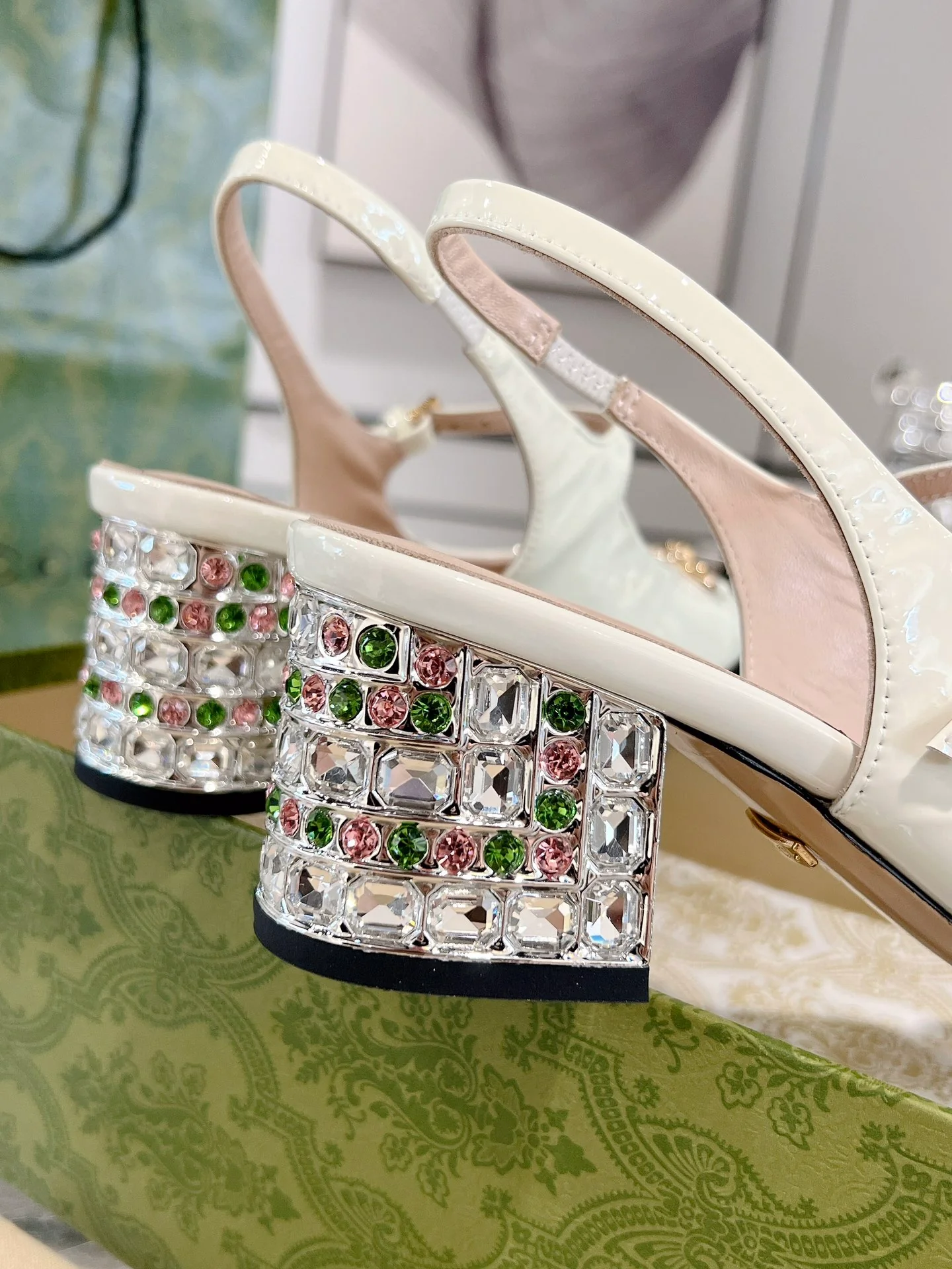 Gucc 26ss rhinestone slingback chunky heel