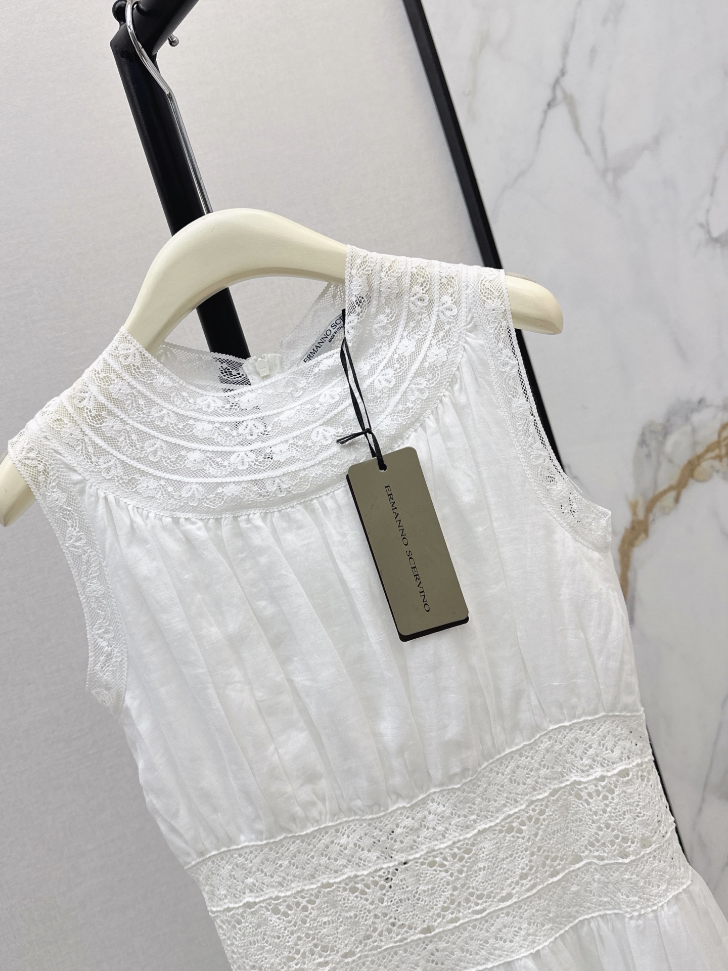 ES 26ss sleeveless lace trim dress