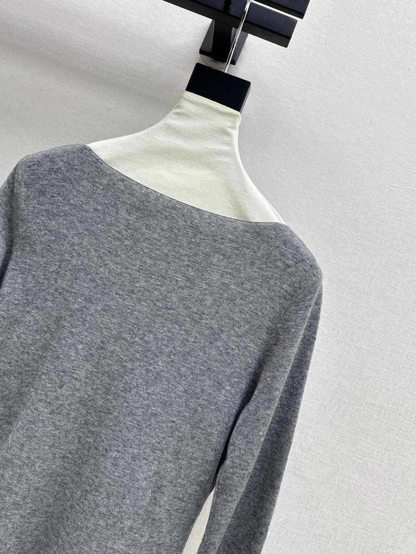 ES 26fw lace embroidery knit sweater