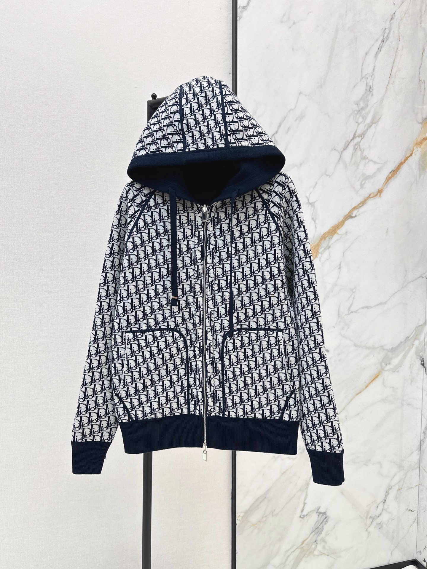 CD 26fw reversible hooded jacket