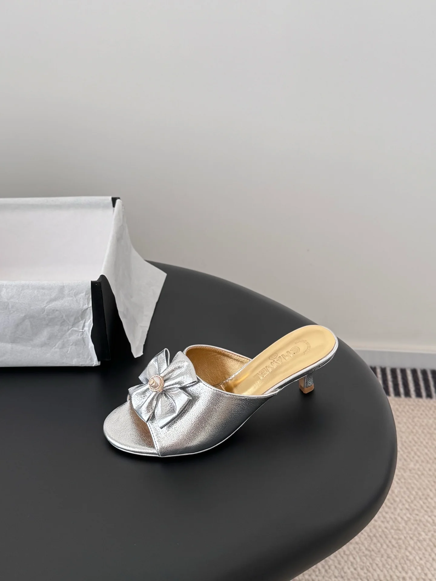 Chan 26ss kitten heel slides
