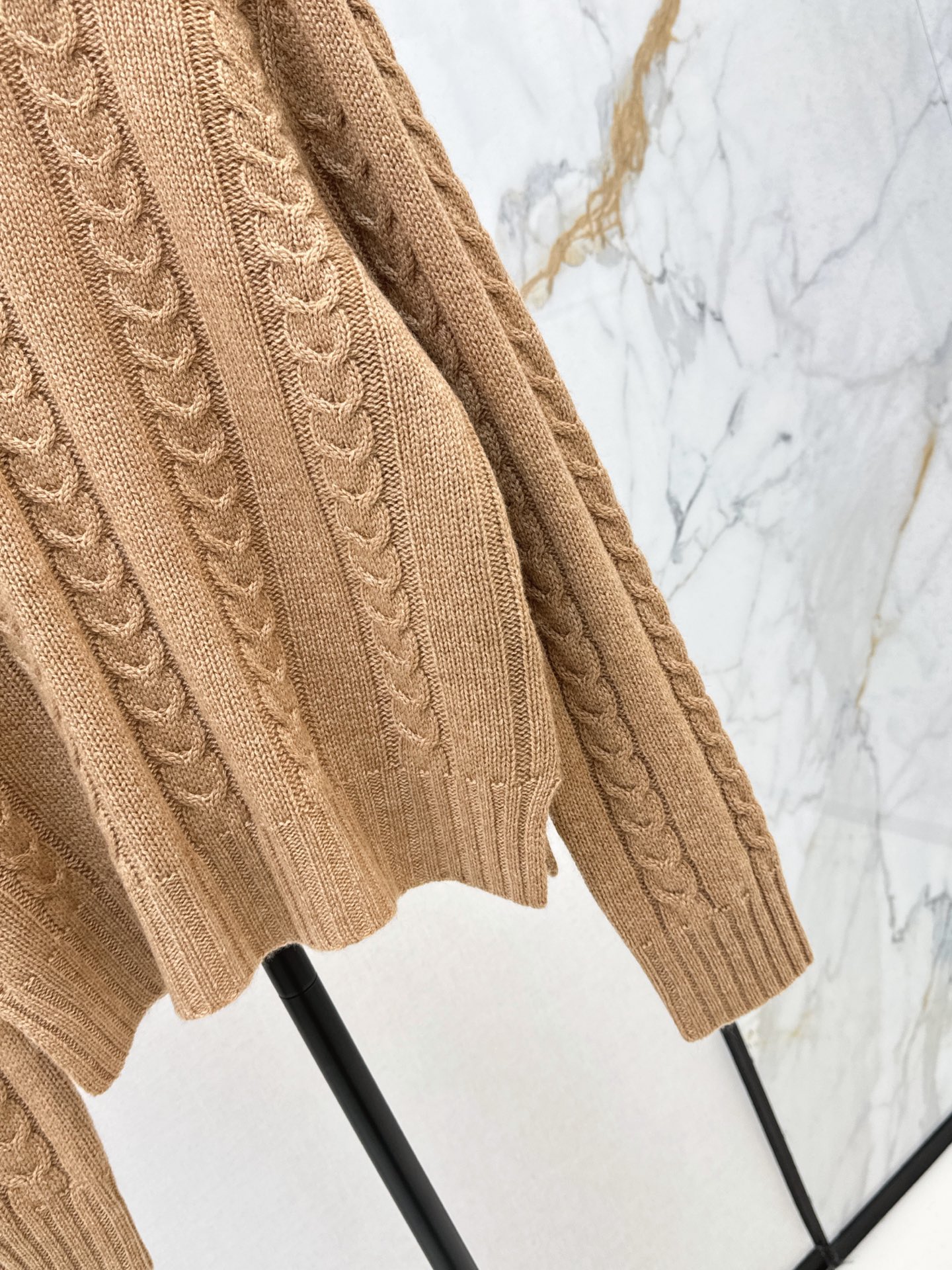 Loe 26fw cashmere sweater