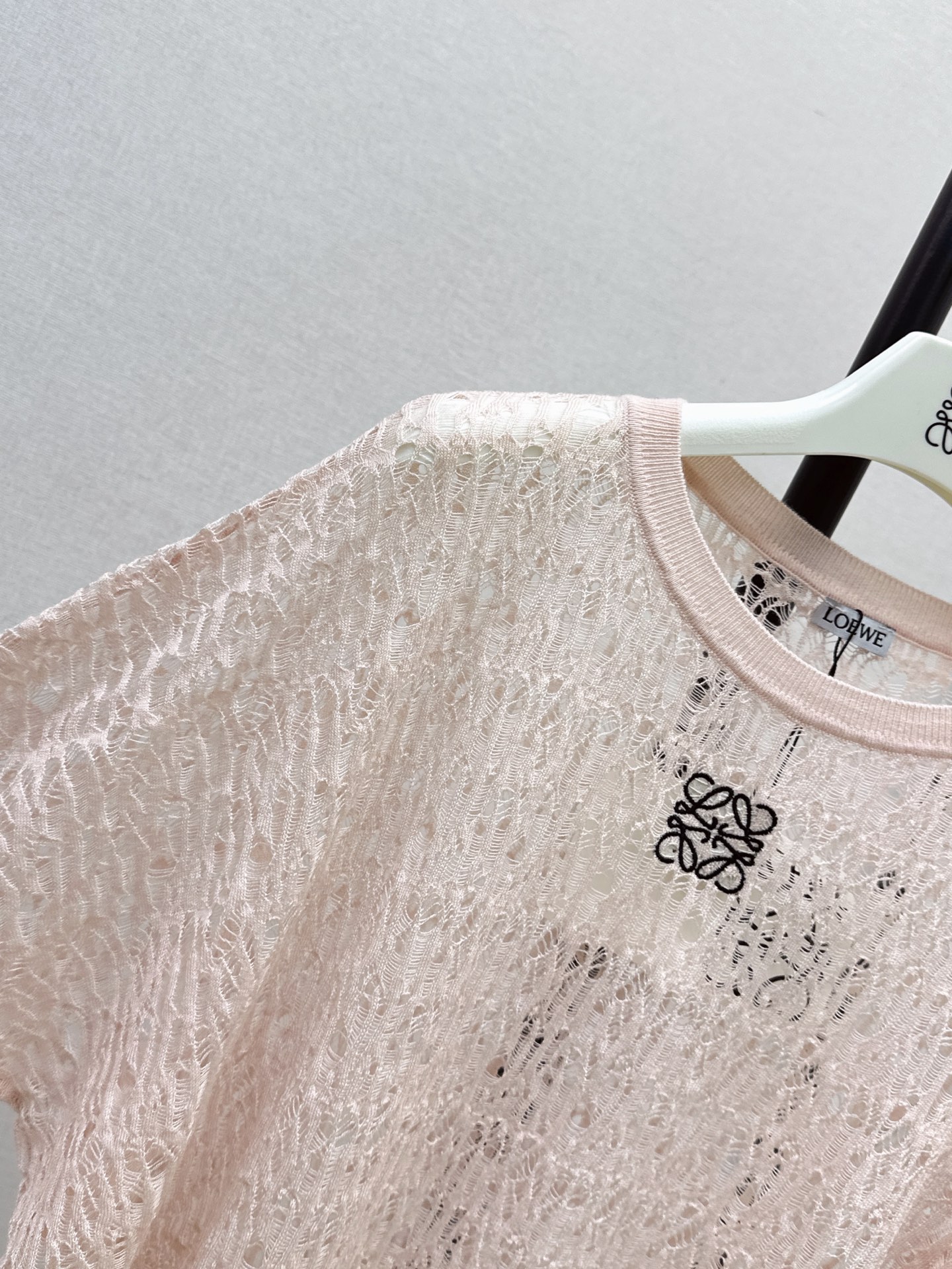 Loe 26fw hollow knit top