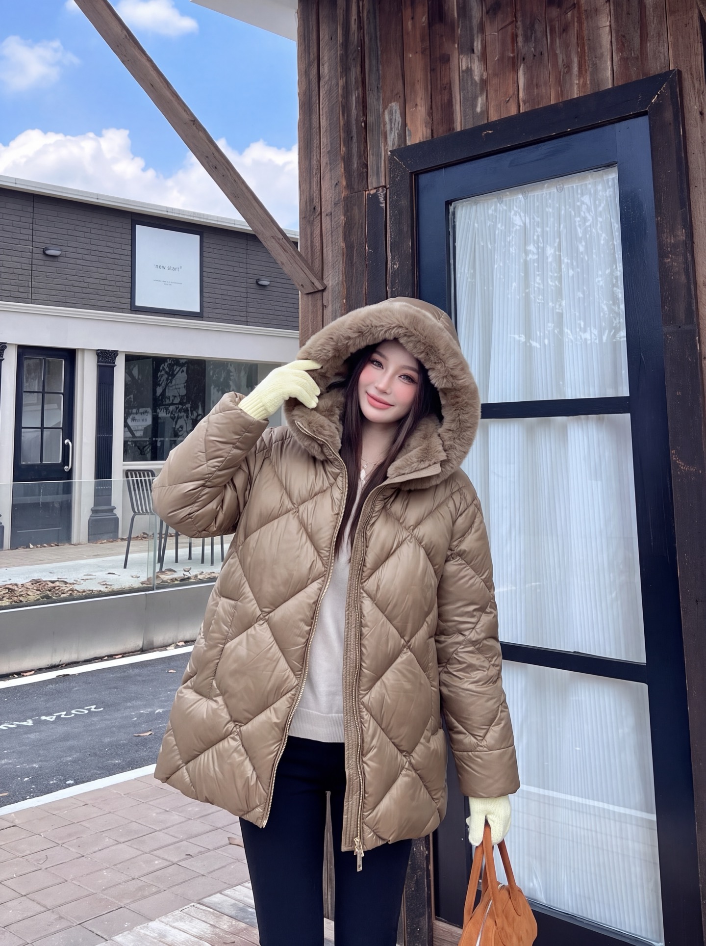 Max 26fw fur-trim down jacket