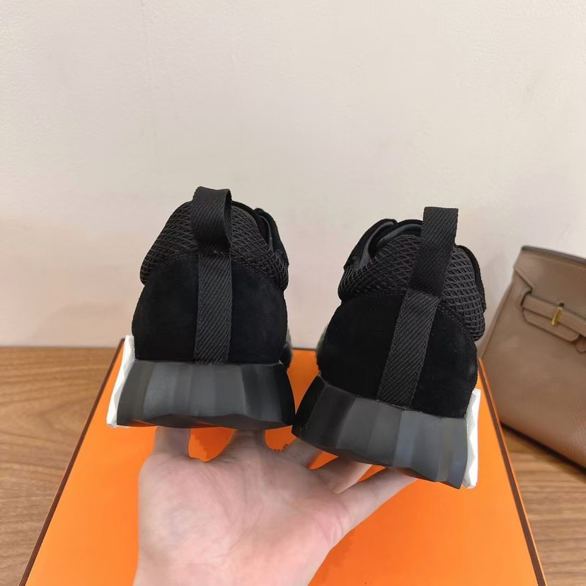 Herm bouncing sneakers