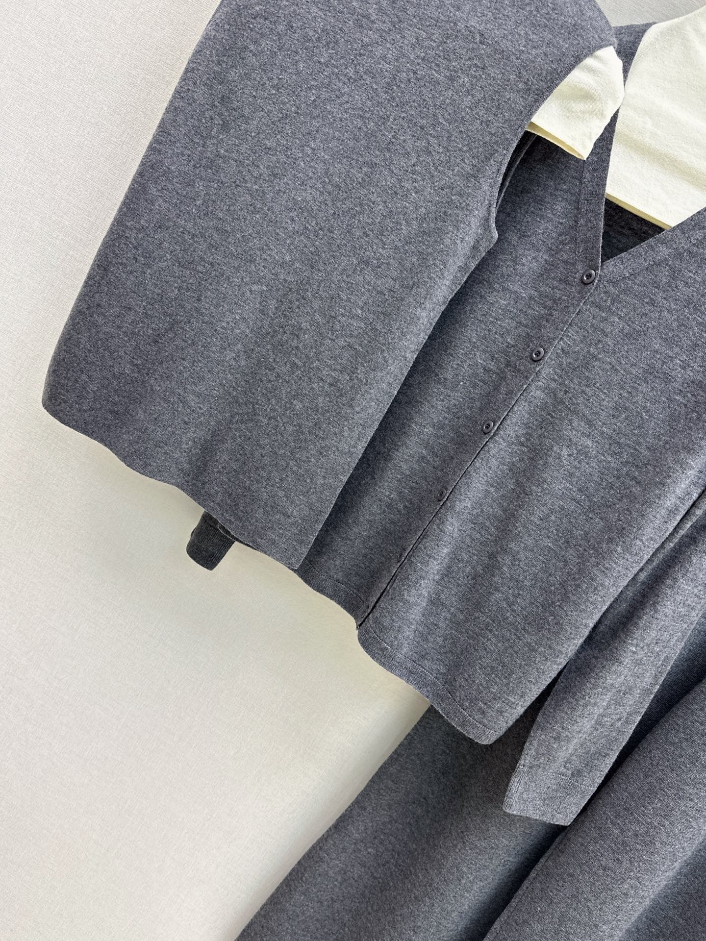 Her 26fw knit vest cardigan pants sets