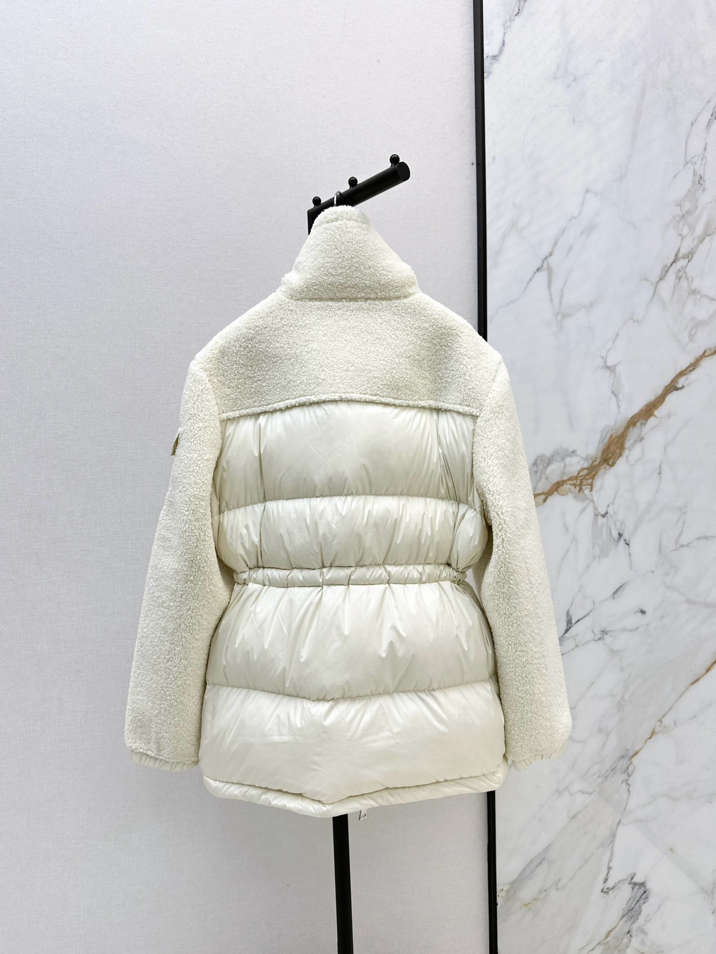 Monc 26fw sherpa-panel cinched-waist puffer jacket