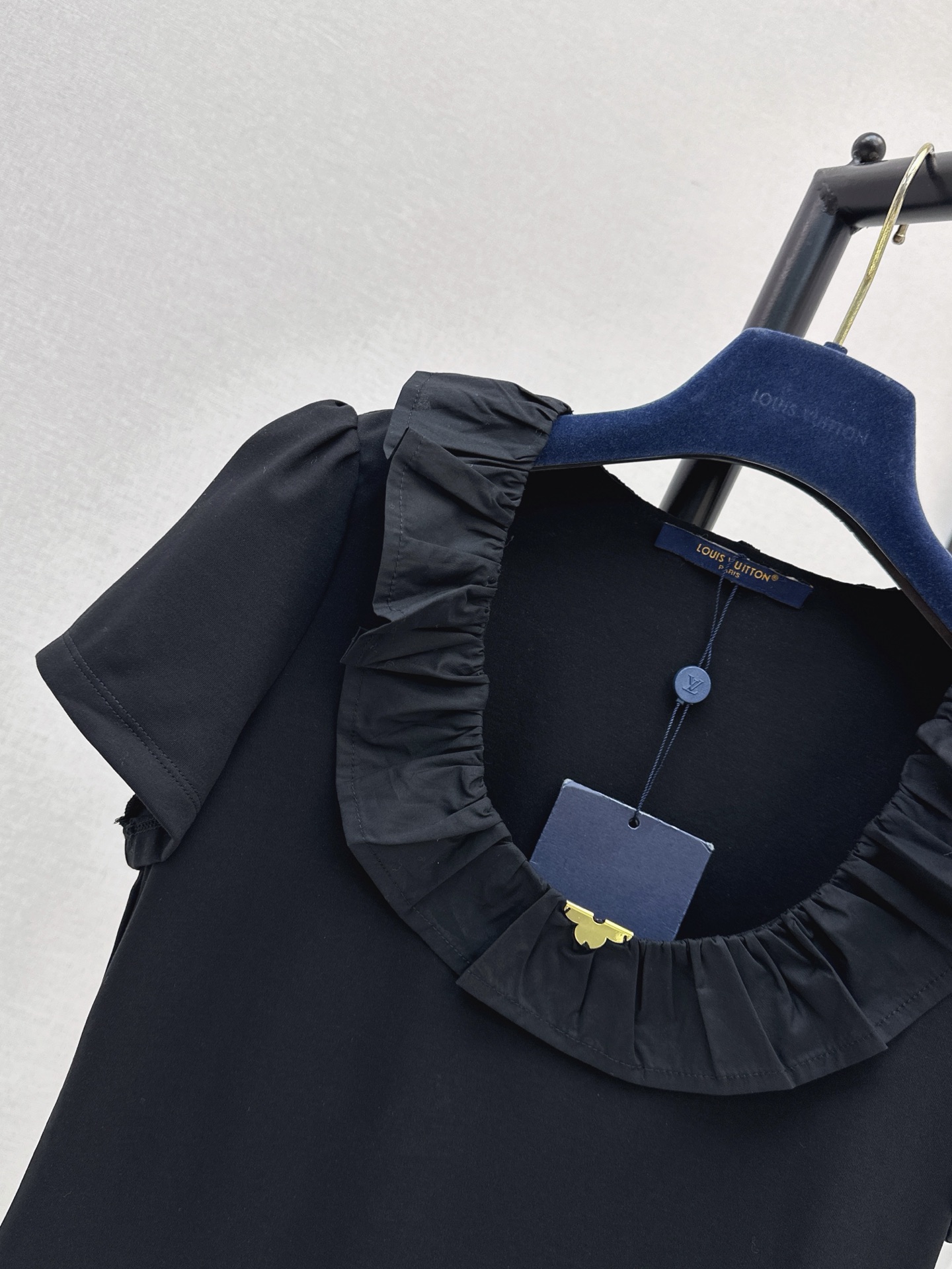 Loui 26fw ruffle t-shirt