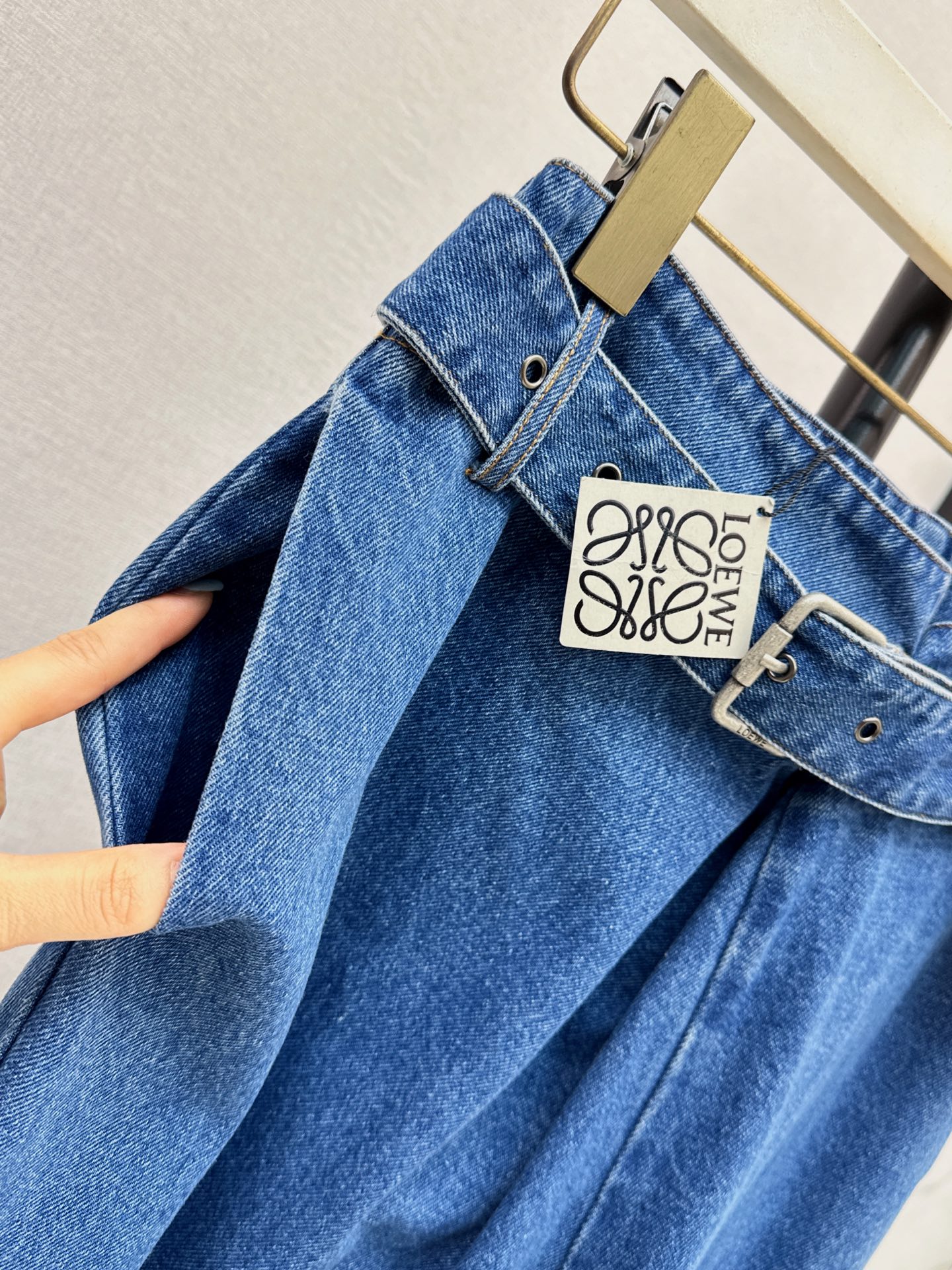Loe 26fw belted wide-leg jeans