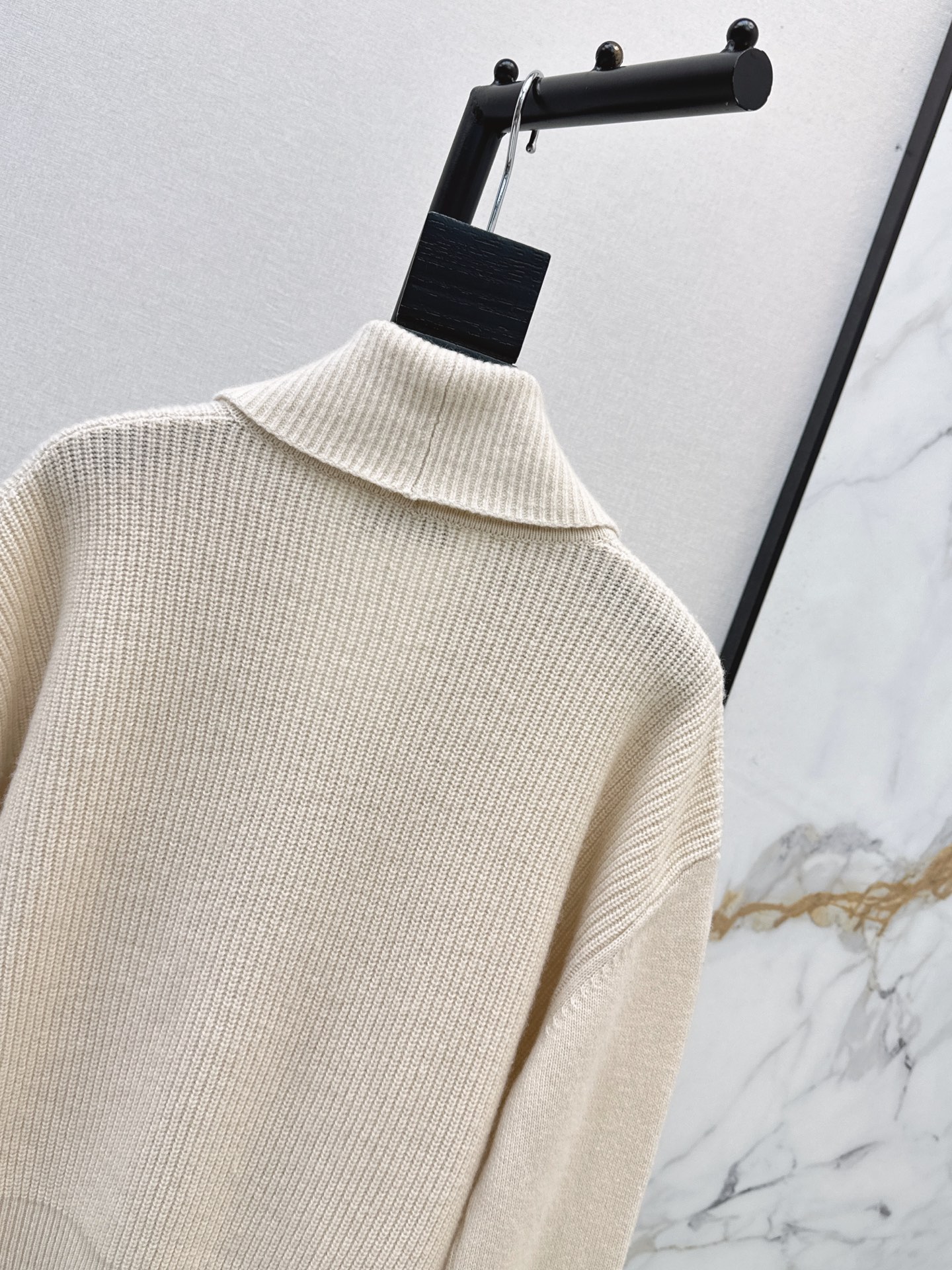 Her 26fw cashmere knit jacket