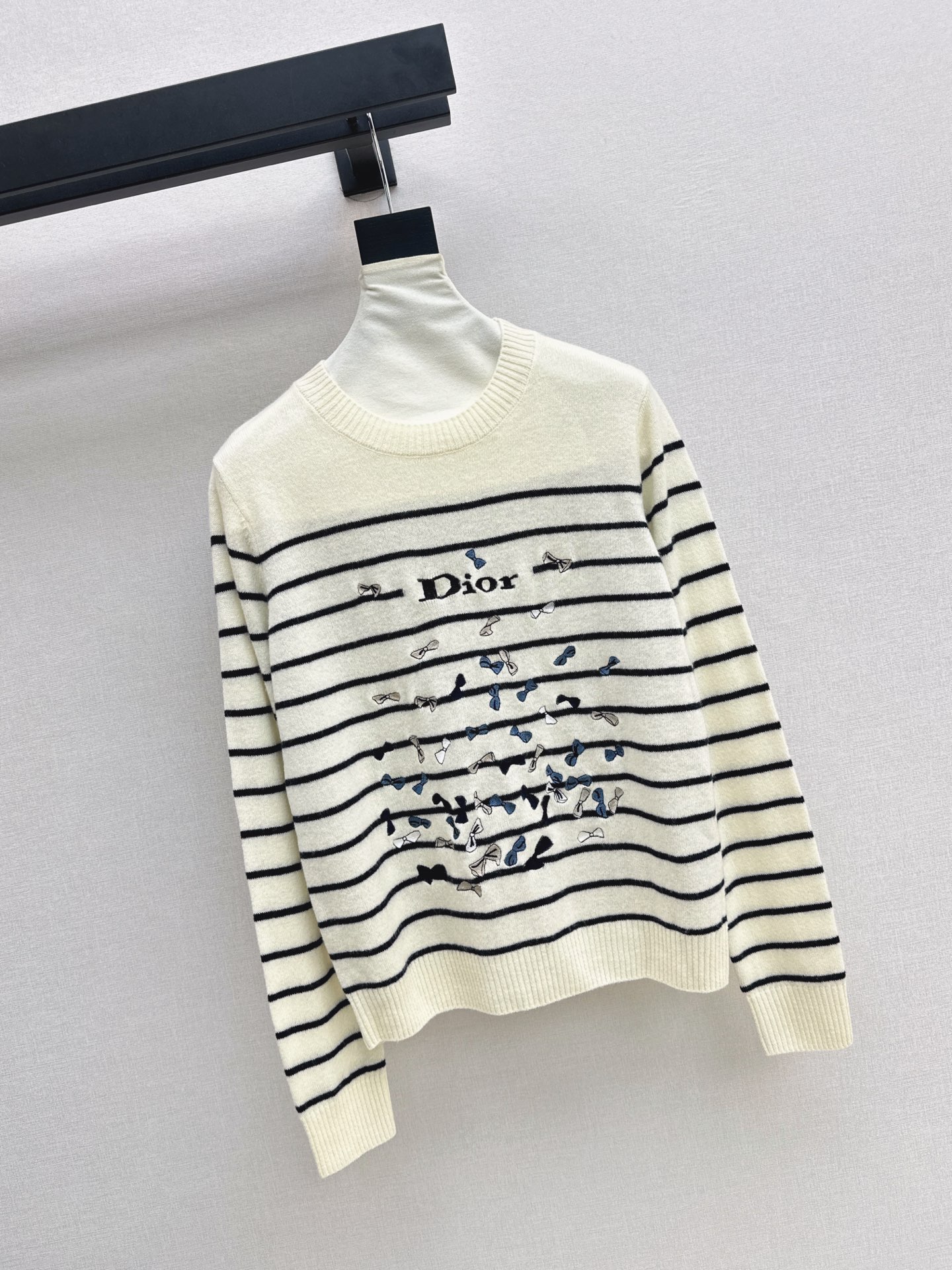 CD 26fw stripe bow knit sweater