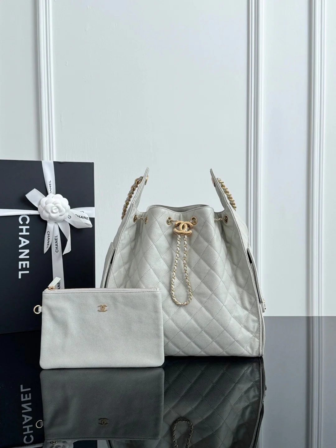 Chan 25B hobo bags