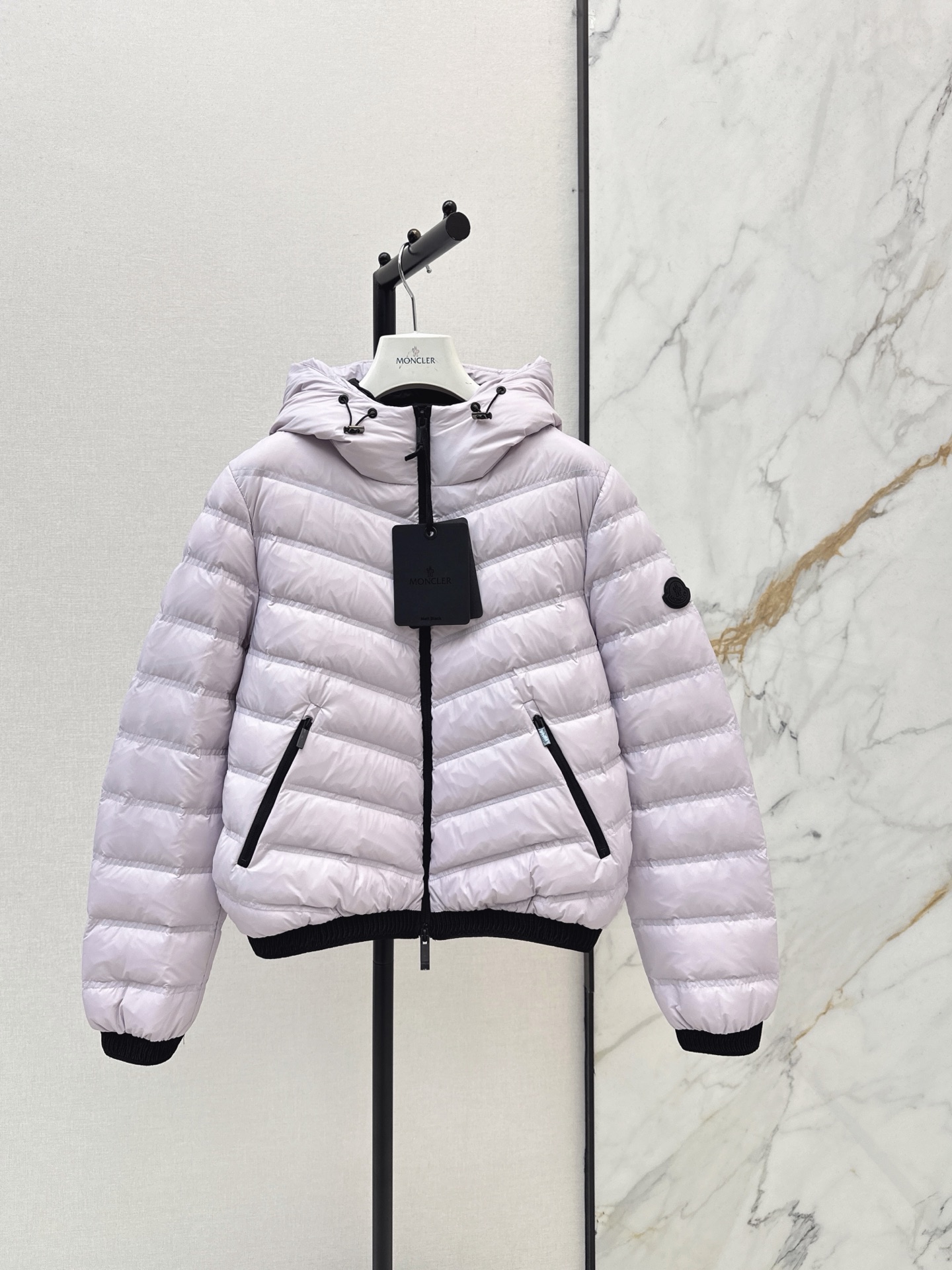 Monc 26fw cropped hooded down jacket