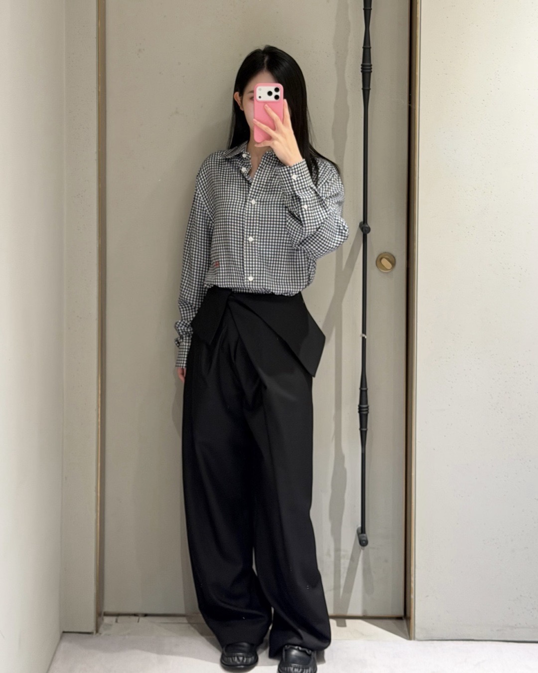 Loe 26fw asymmetric wide-leg pants