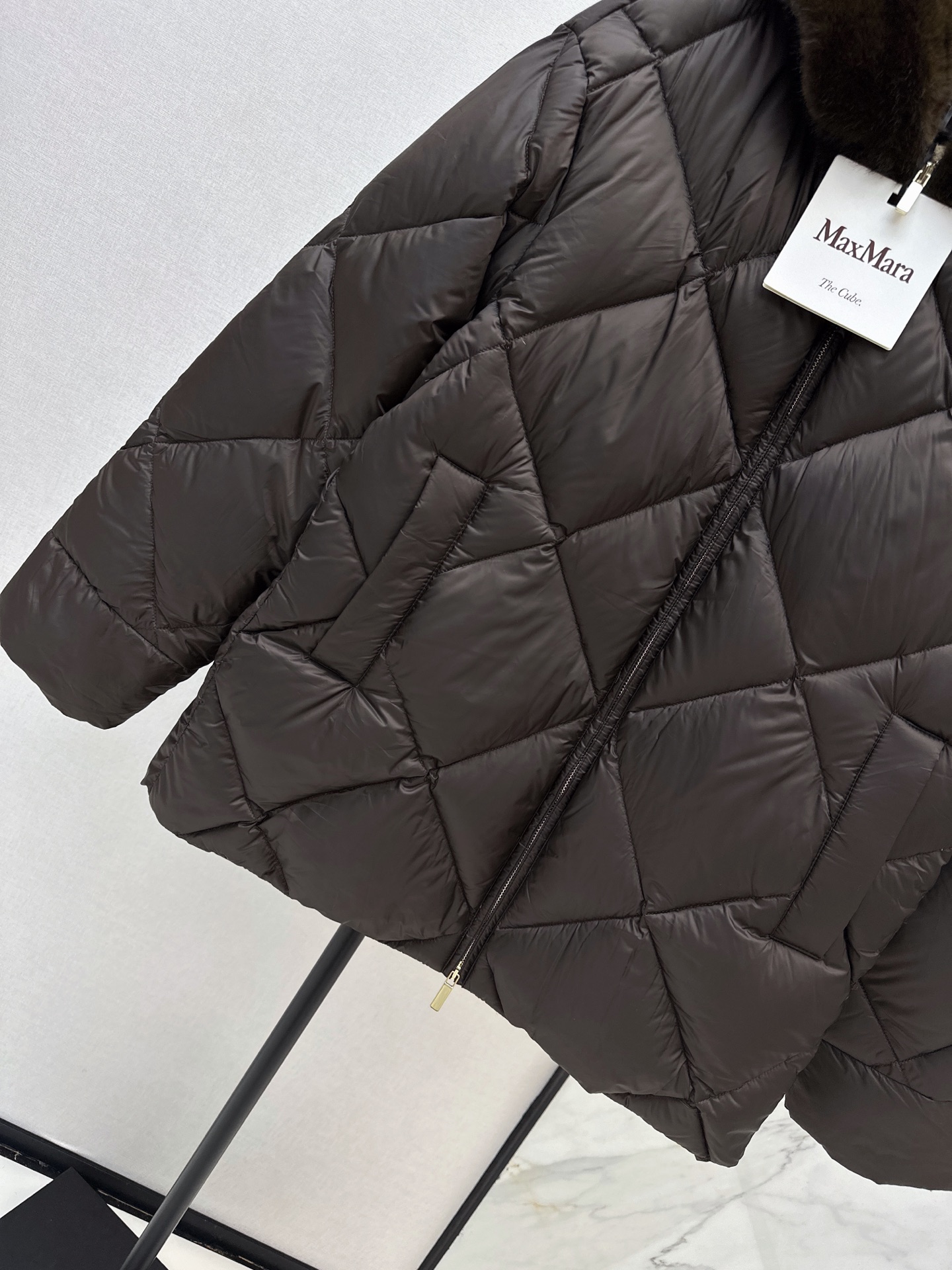 Max 26fw fur-trim down jacket