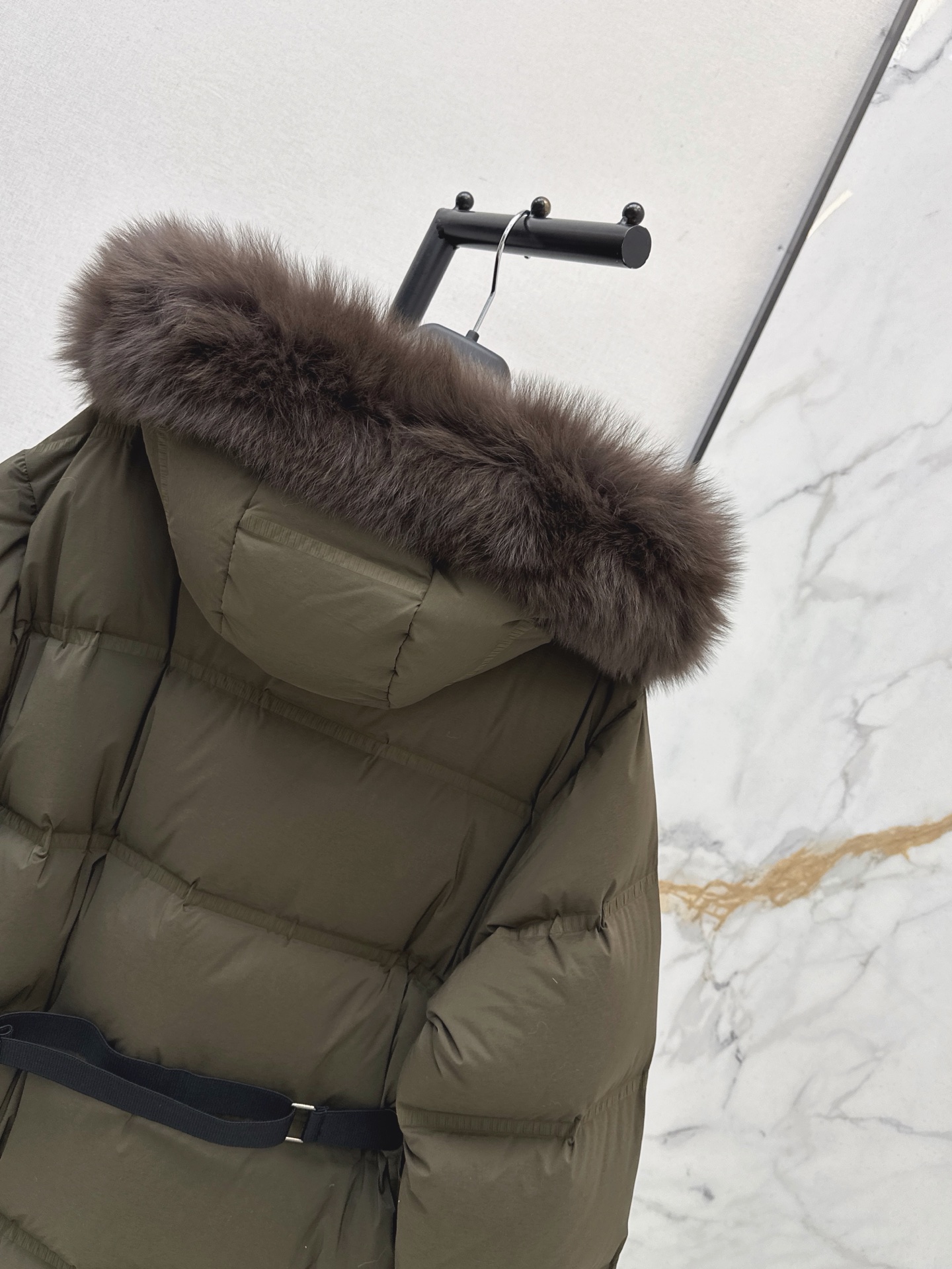 Max 26fw long belted hooded down jacket