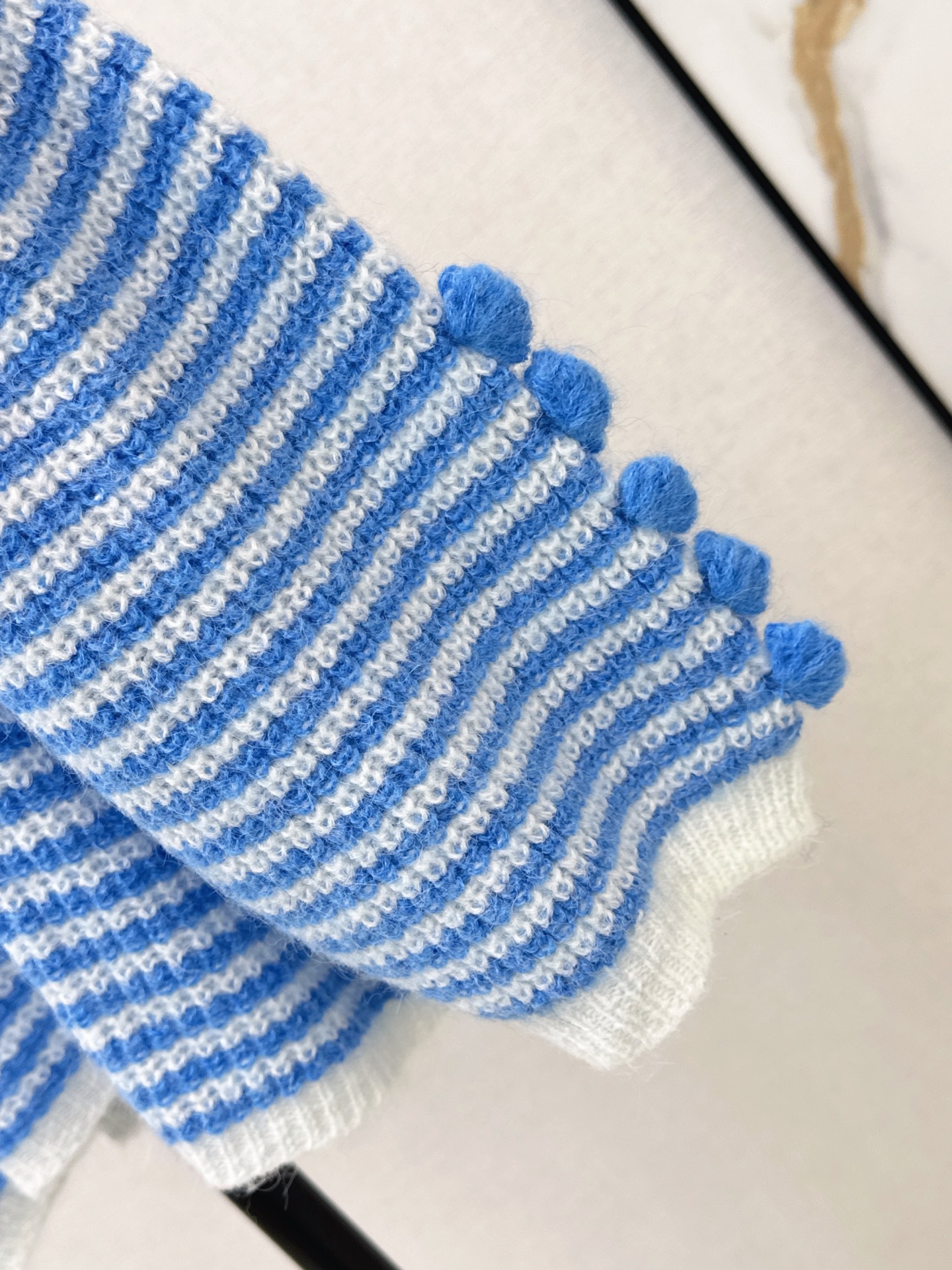 Loe 26fw stripe cropped knitwear