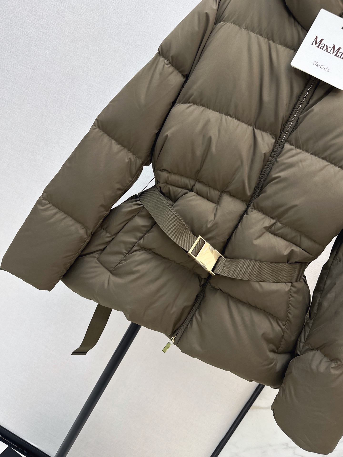 Max 26fw hooded down jacket