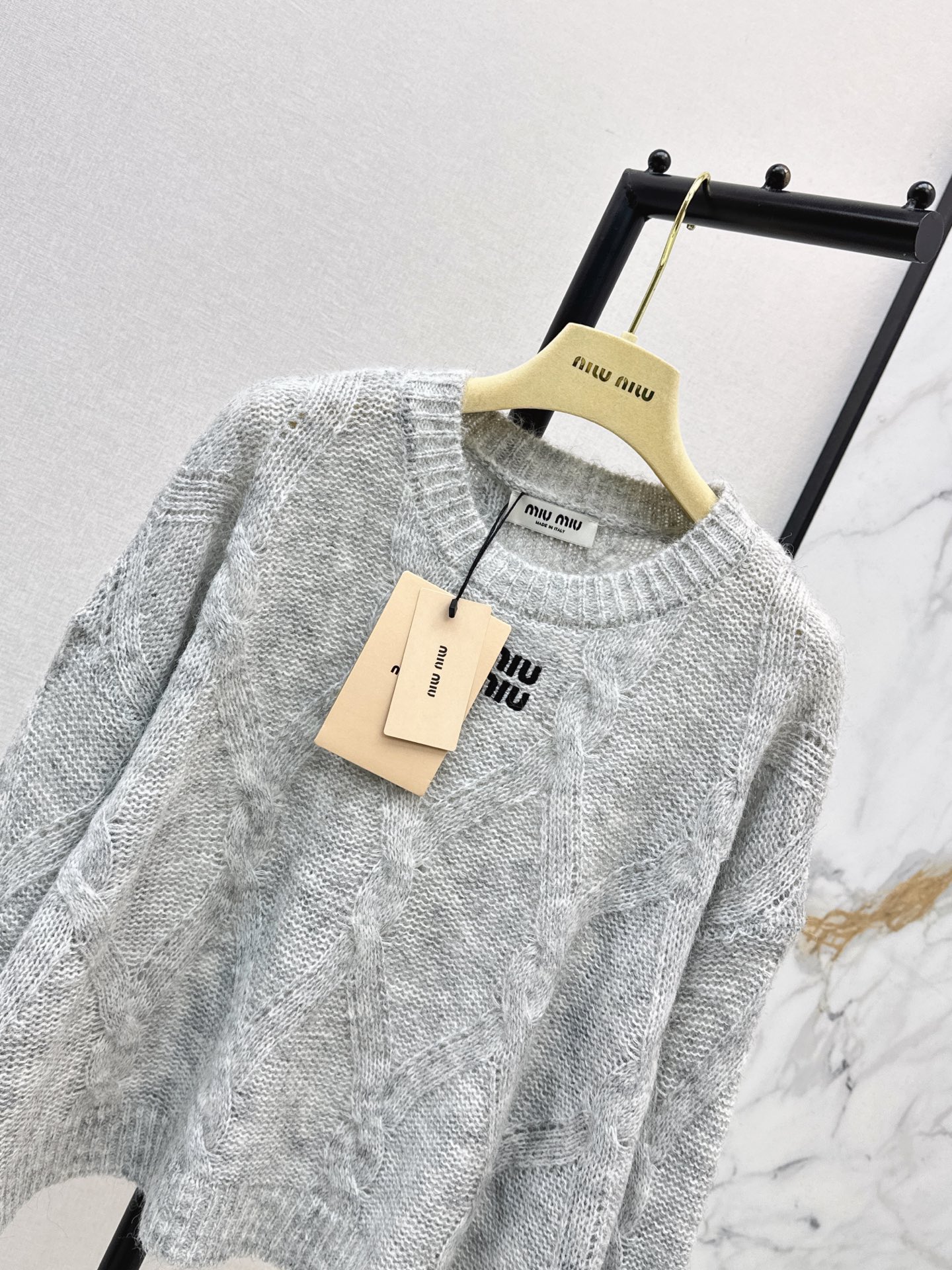 Miu 26fw letter embroidery sweater