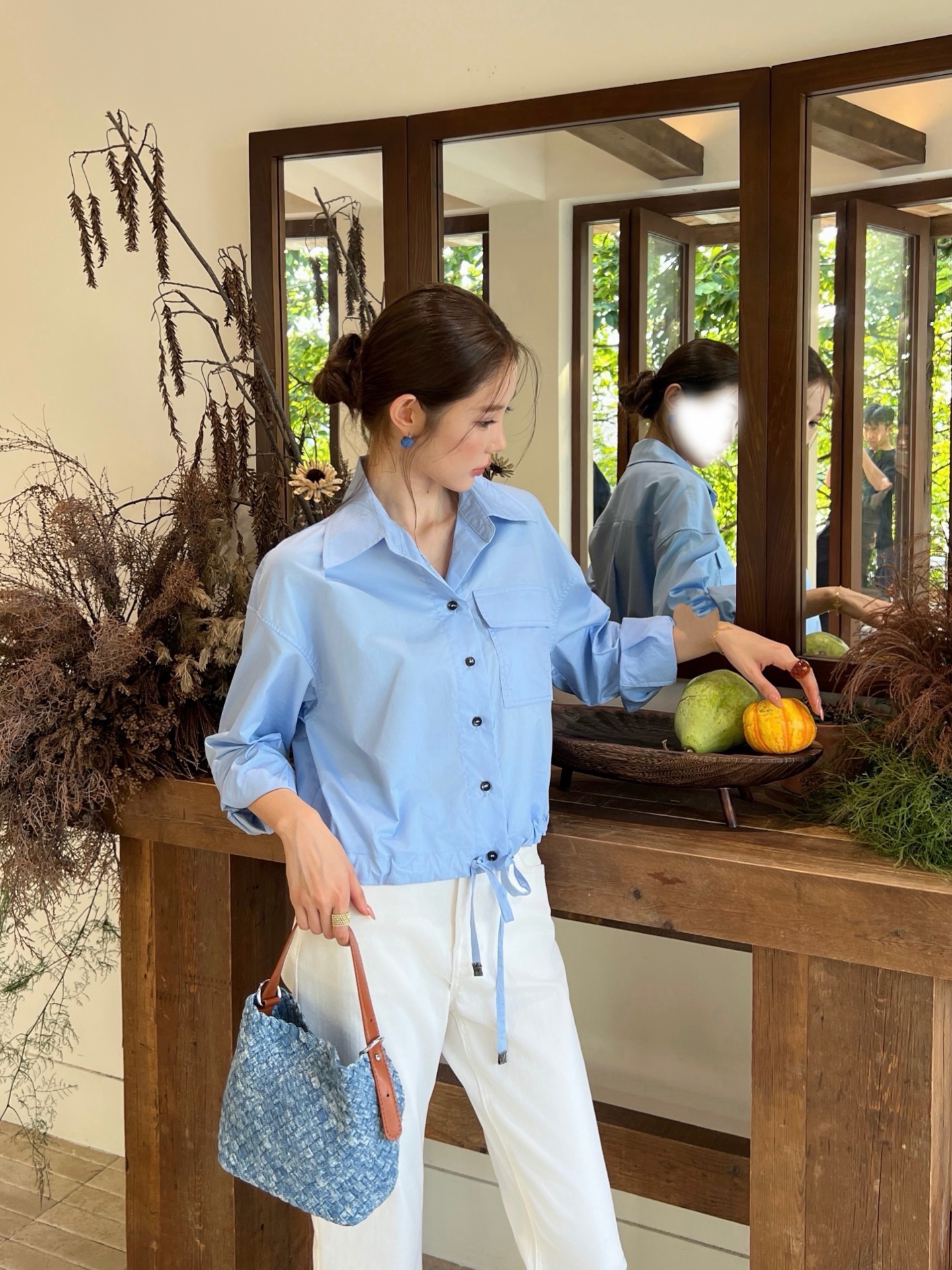 Brun 26fw cropped drawstring shirt