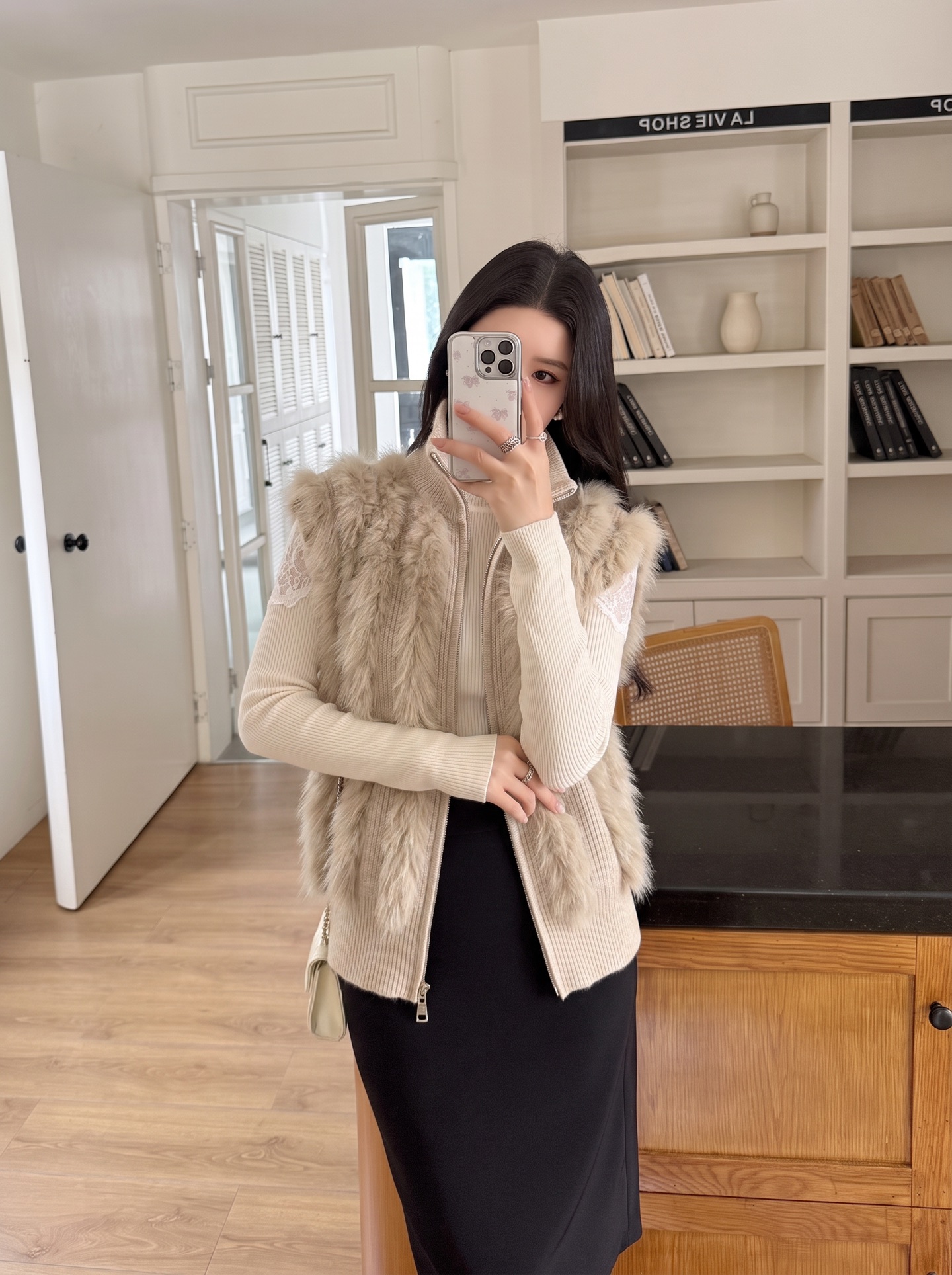 Fen 26fw fur-trim knit vest