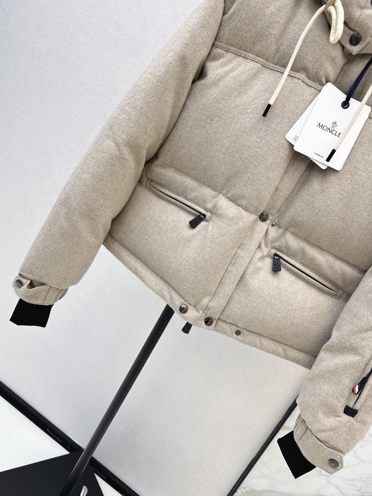 Monc 26fw detachable sleeve down jacket