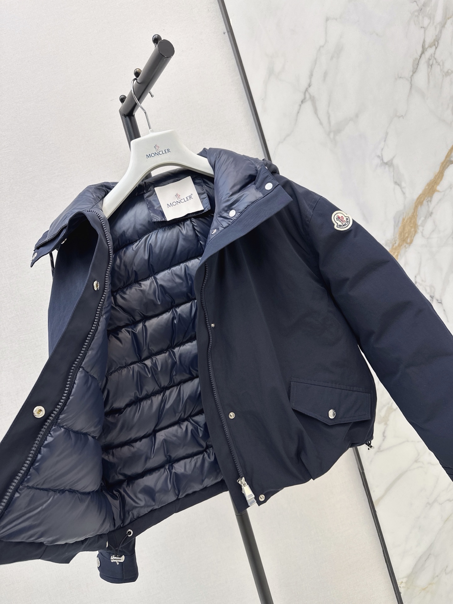 Monc 26fw hooded cropped down jacket