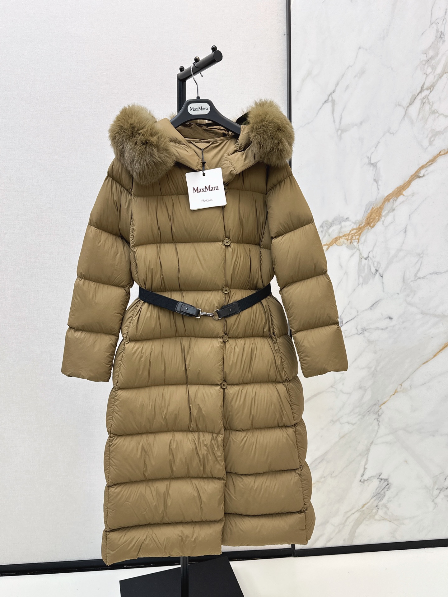 Max 26fw belted hooded down jacket