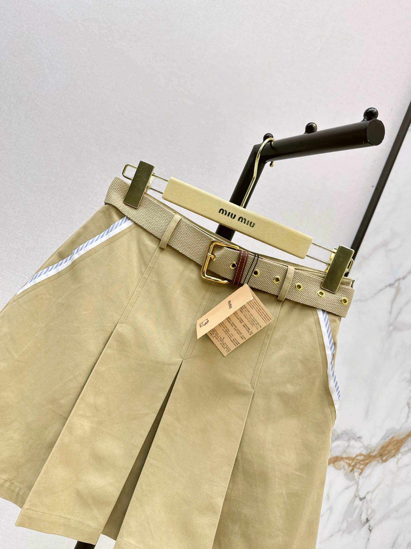 Miu 26fw A-line pleated skirt