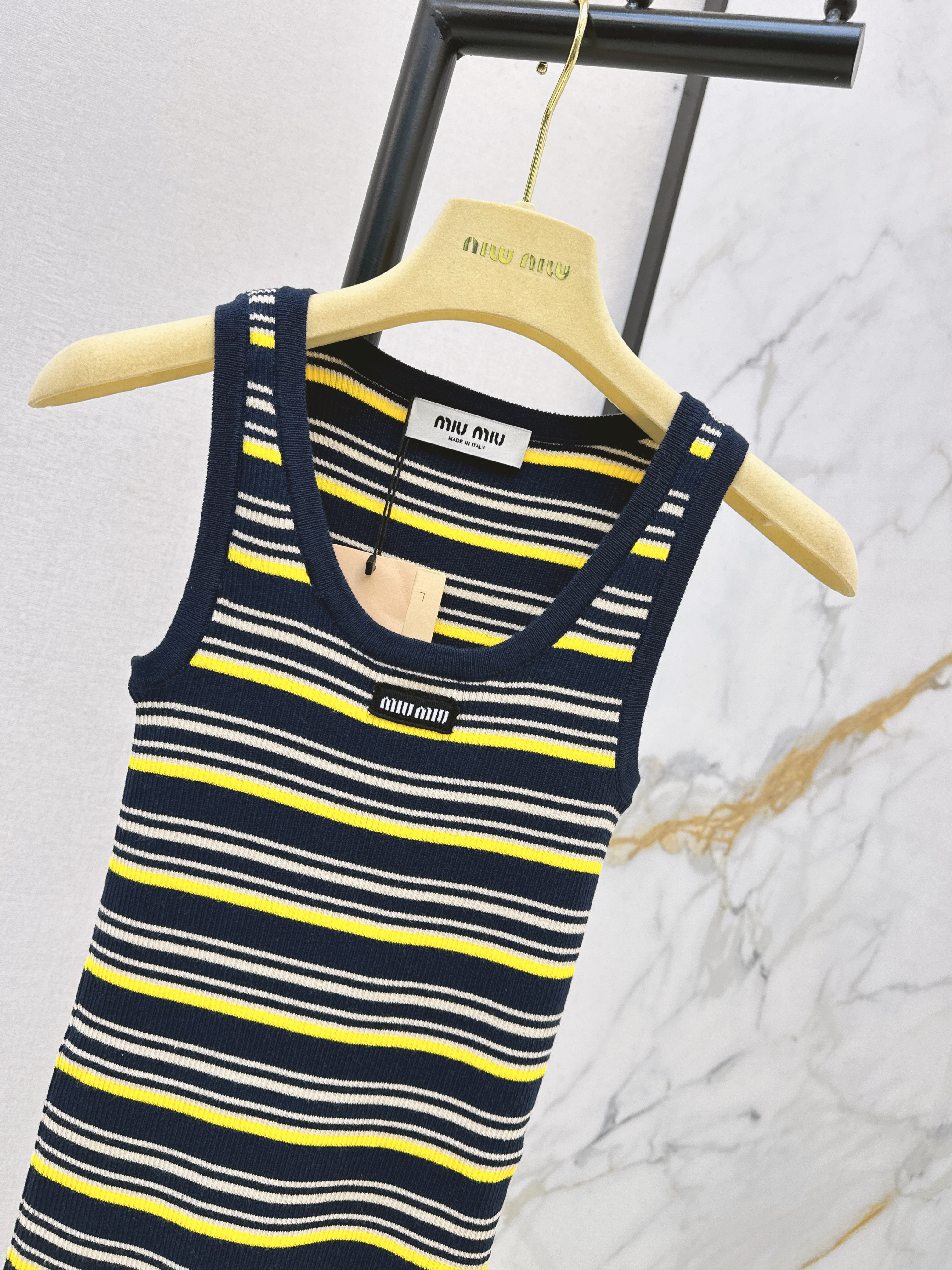 Miu 26ss stripe knit vest