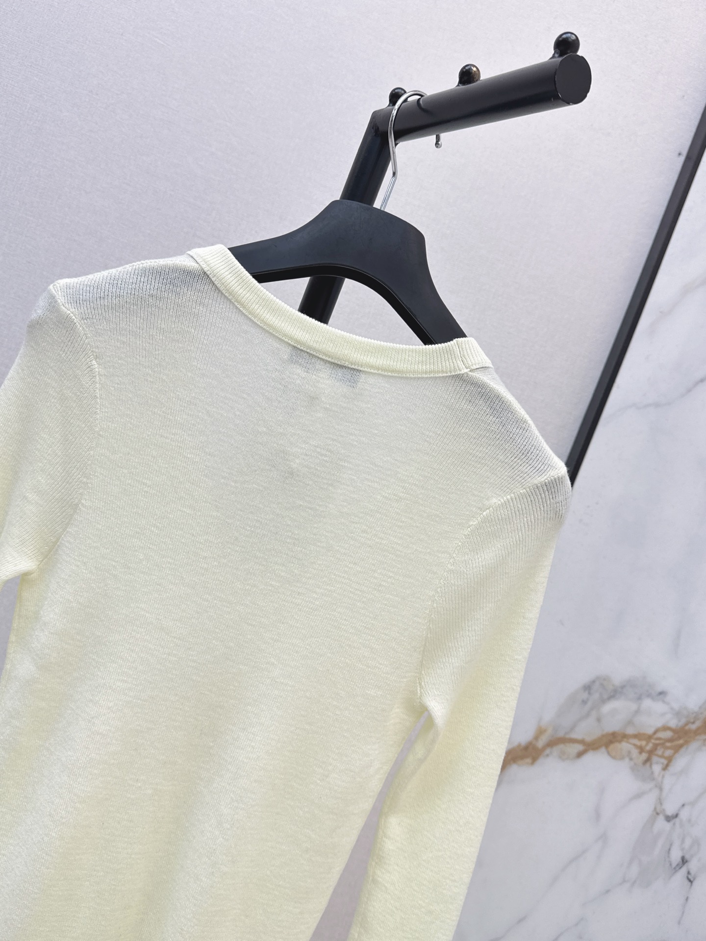 CD 26fw U-neck knit basic tee