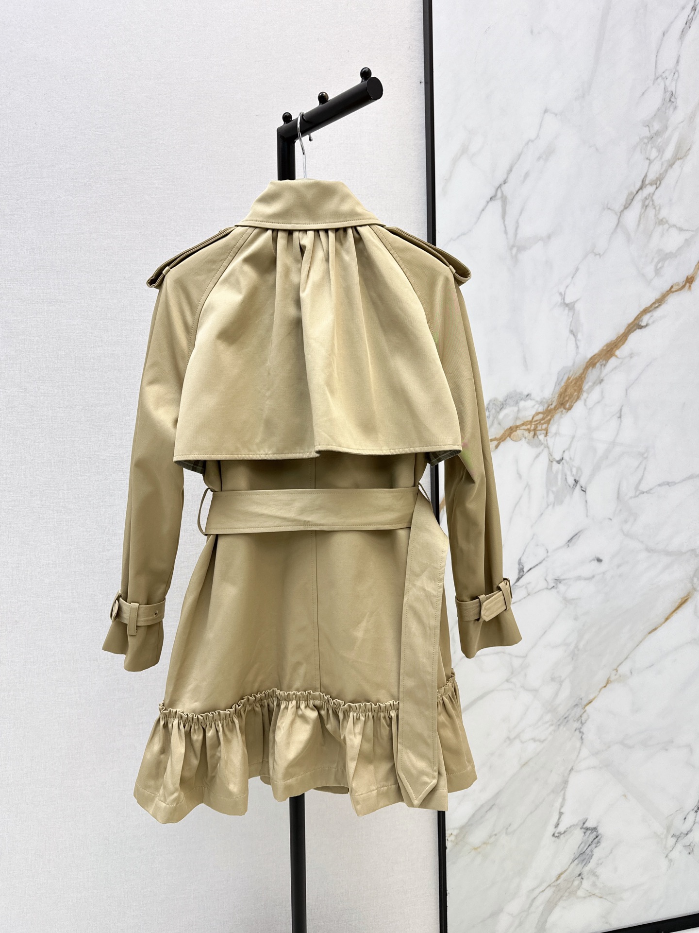 Bur 26fw ruffle trench coats