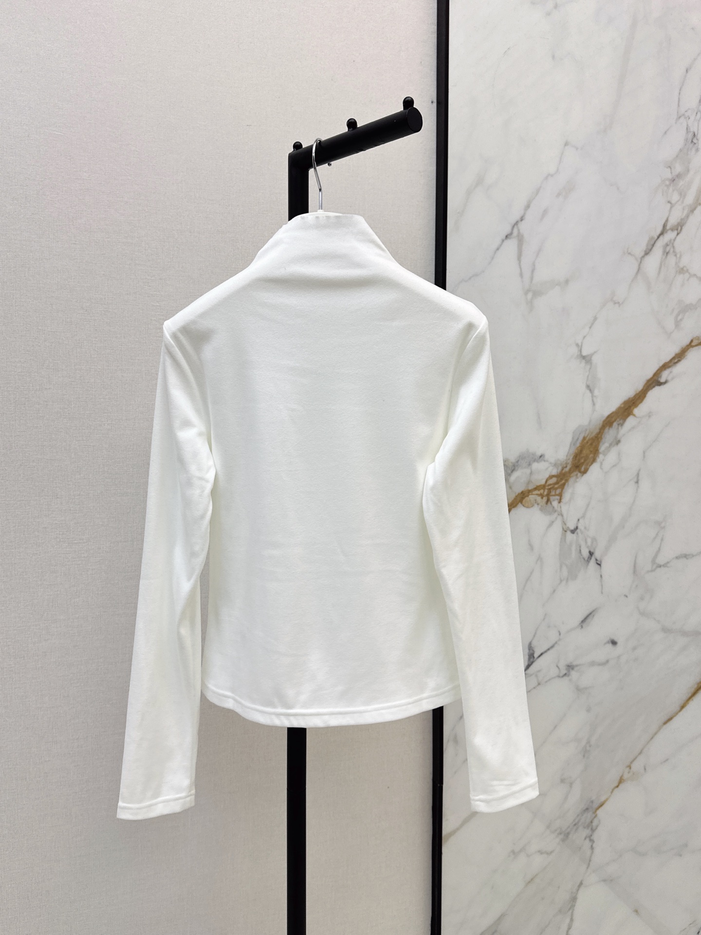 Loe 26fw high neck basic tee