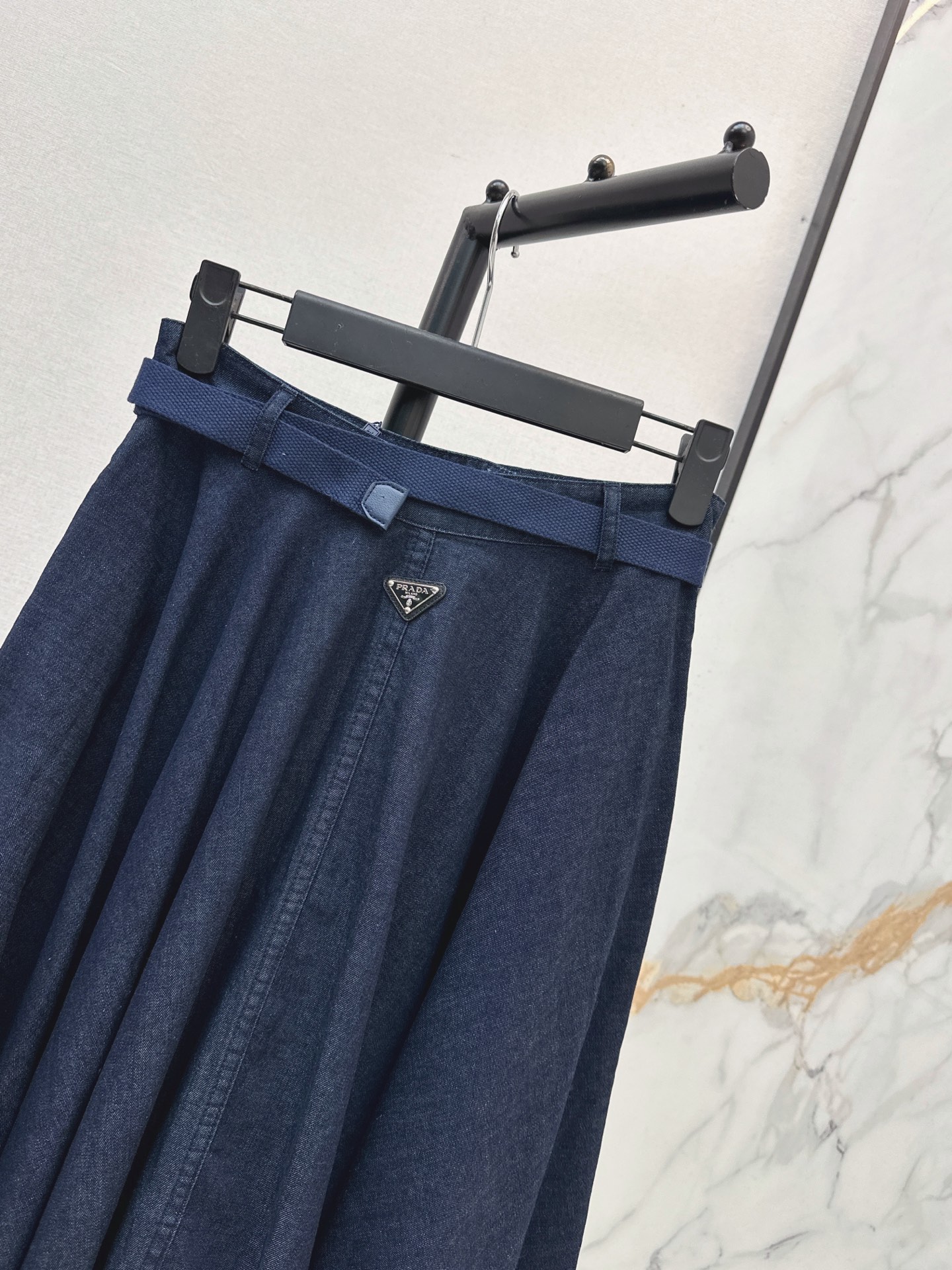 Pra 26fw denim pleated skirt