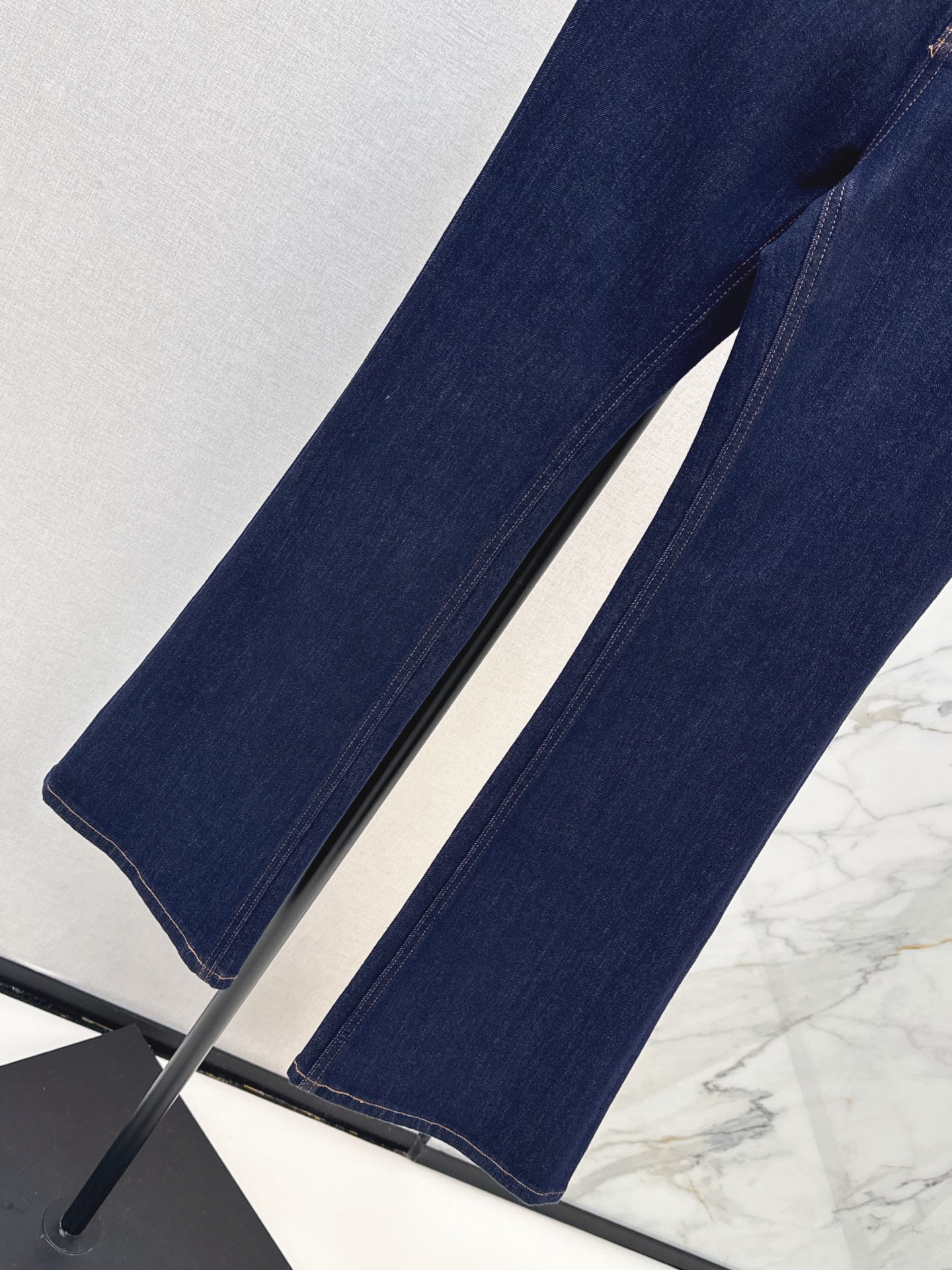 Valen 26fw slim-fit jeans
