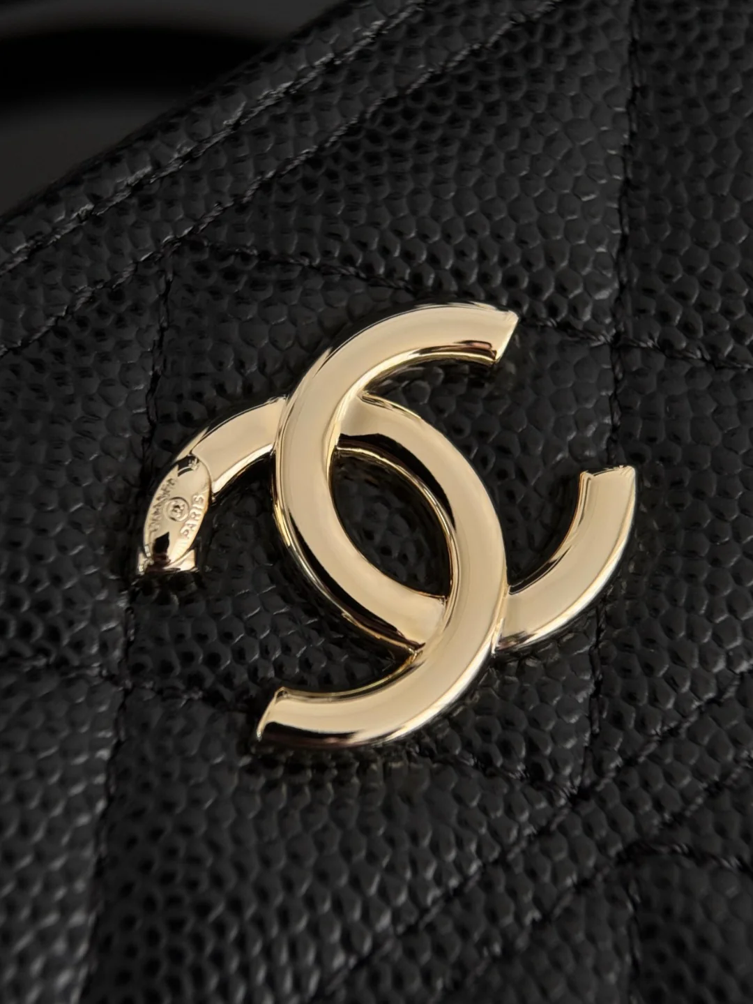 Chan 25C shell bag with chain