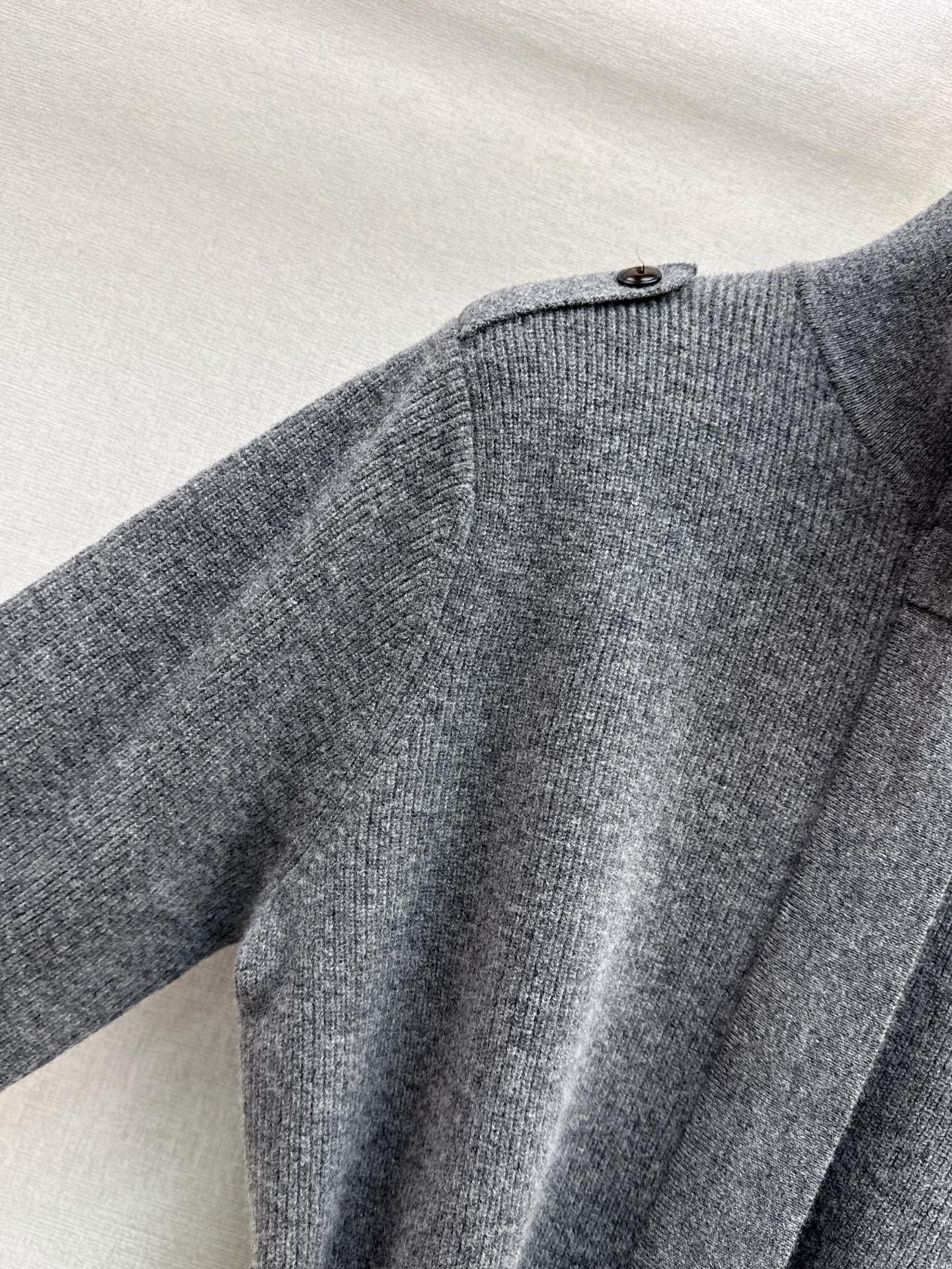 Max 26fw woolbelted cardigan