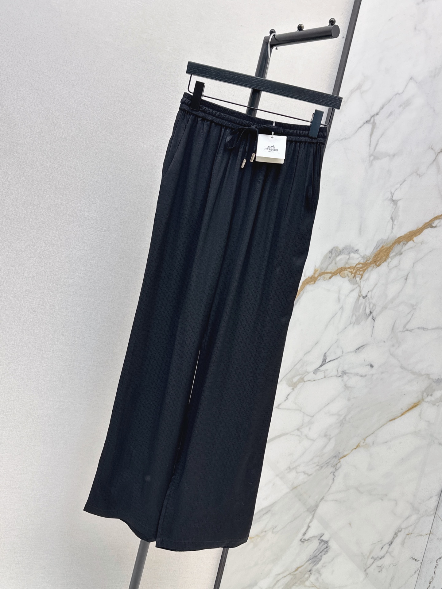 Her 26fw straight-leg pants